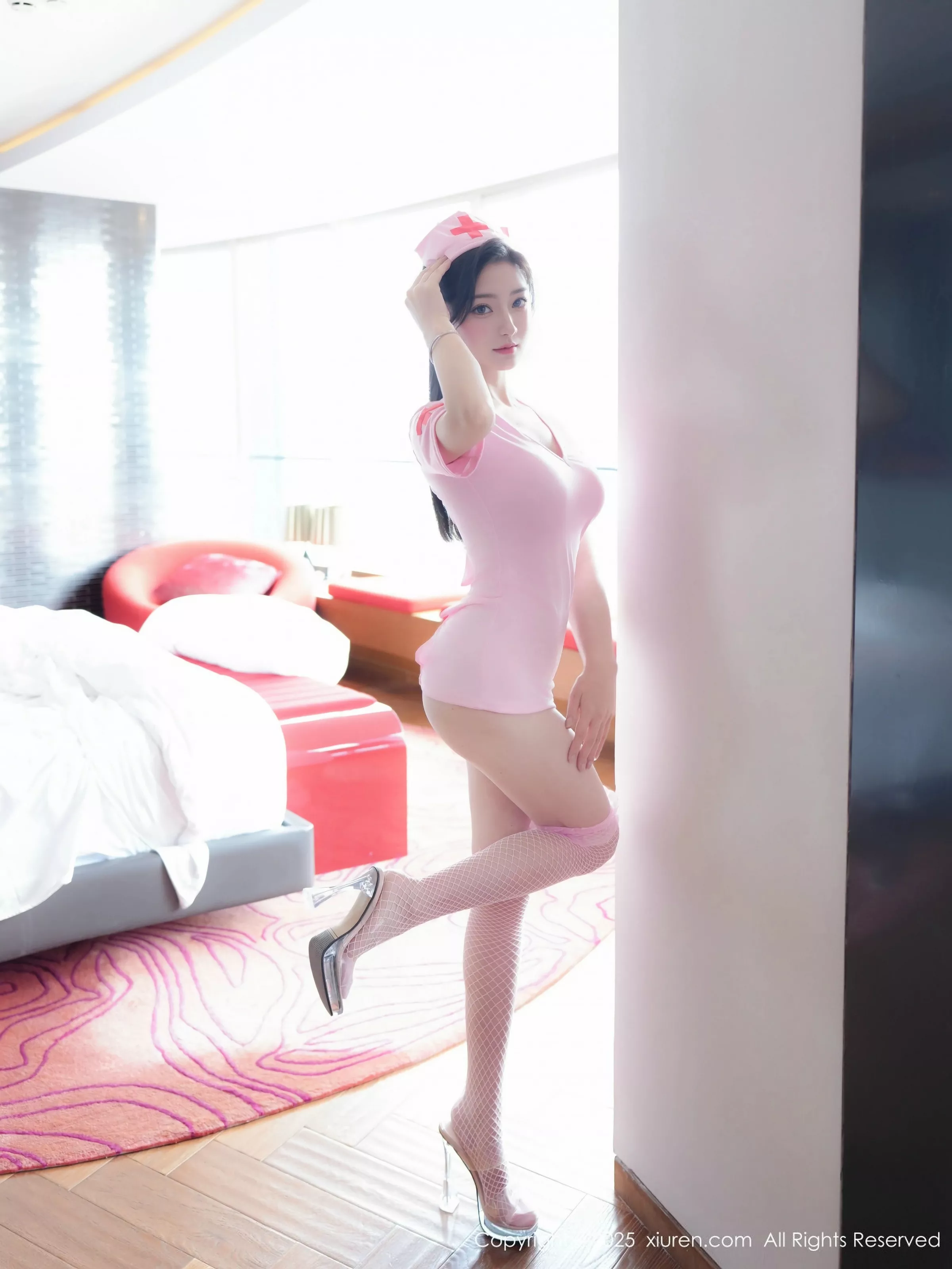 秀人集.com_[XiuRen秀人网]No.10275_模特Annie_baby性感粉色护士制服配粉丝网袜秀凹凸身材诱惑写真85P