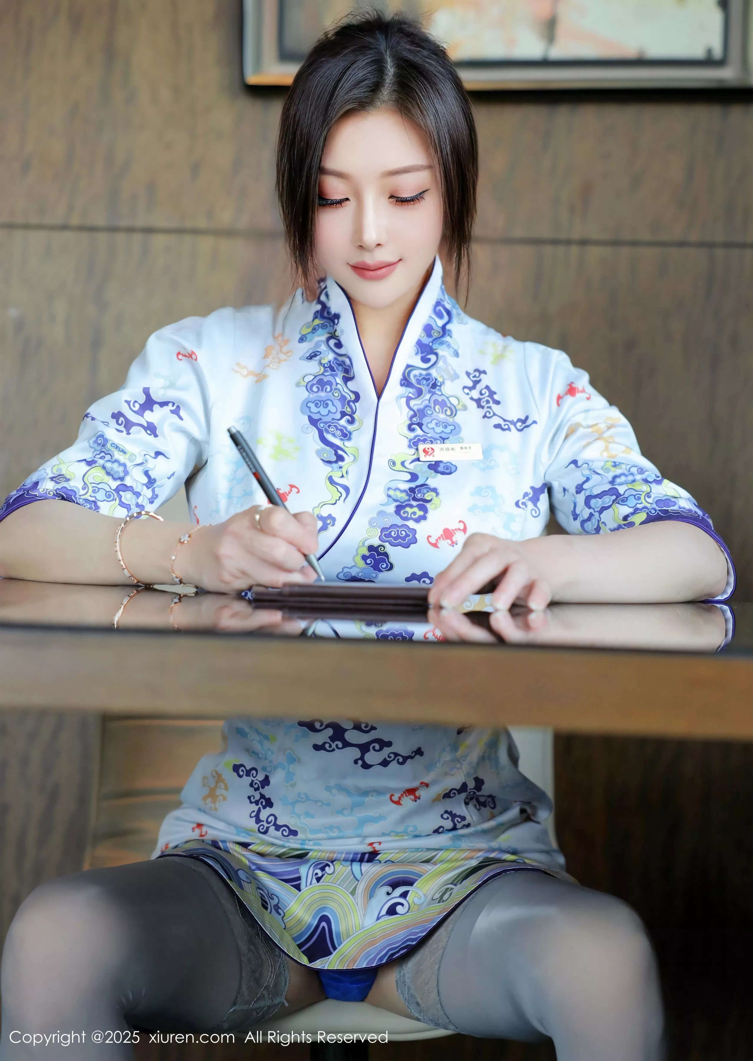 秀人集.com_[XiuRen秀人网]No.10273_新人模特苏一诺性感青色旗袍露蓝色内衣配灰丝袜秀美腿诱惑写真79P