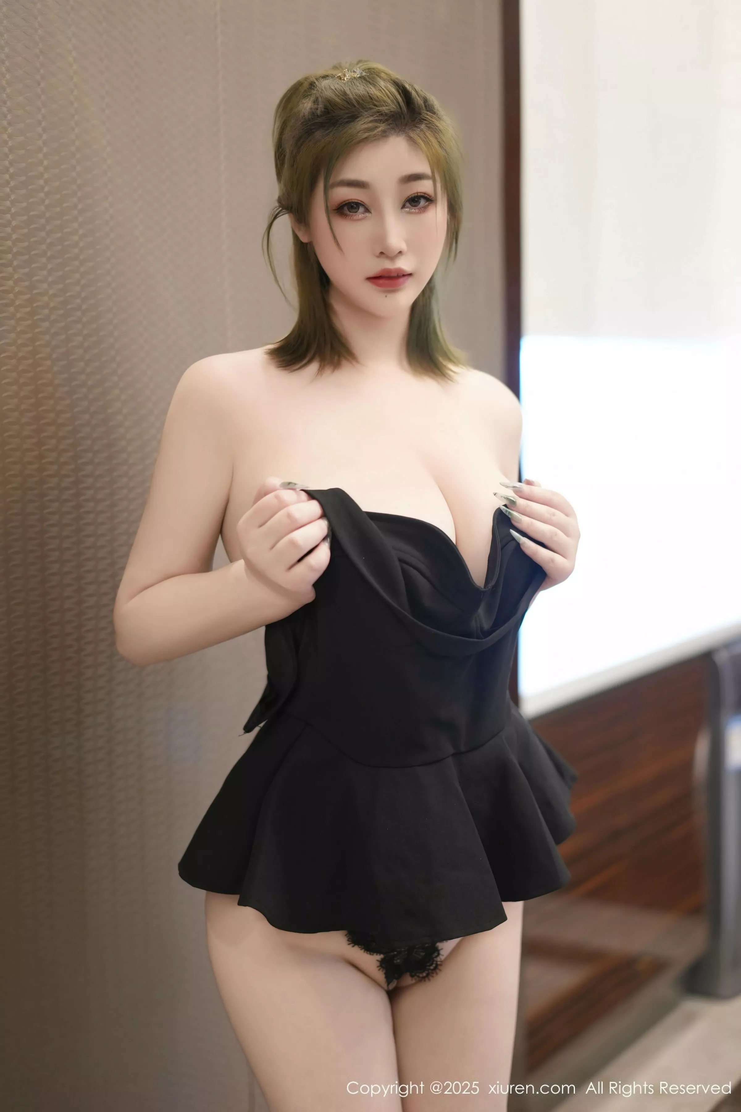 秀人集.com_[XiuRen秀人网]No.10286_女神妲己_Toxic性感黑色低胸连衣短裙秀丰乳肥臀惹火诱惑写真73P