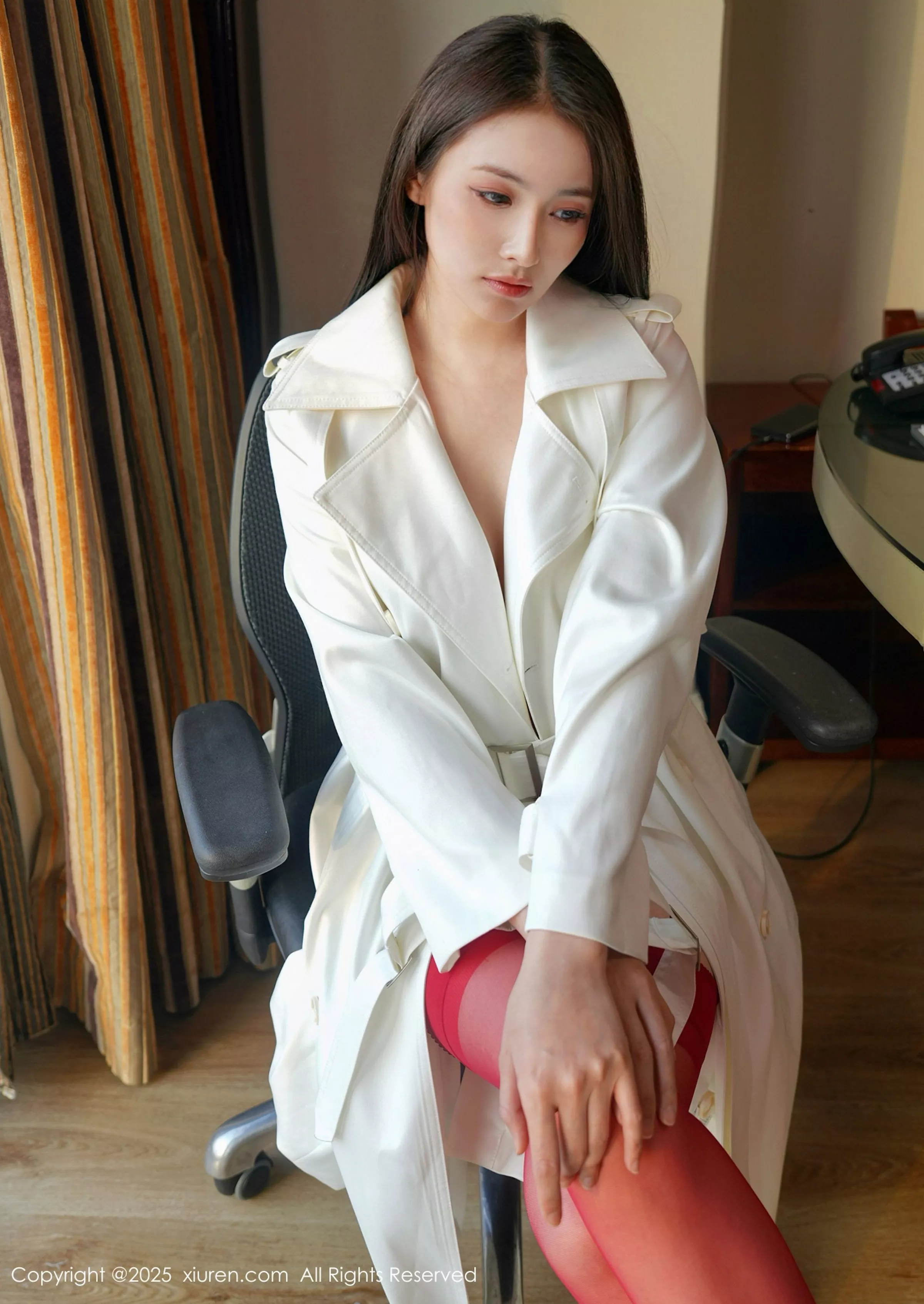 秀人集.com_[XiuRen秀人网]No.10174_模特娅轩ELVA性感红色情趣内衣配红丝吊袜秀凹凸身材诱惑写真48P