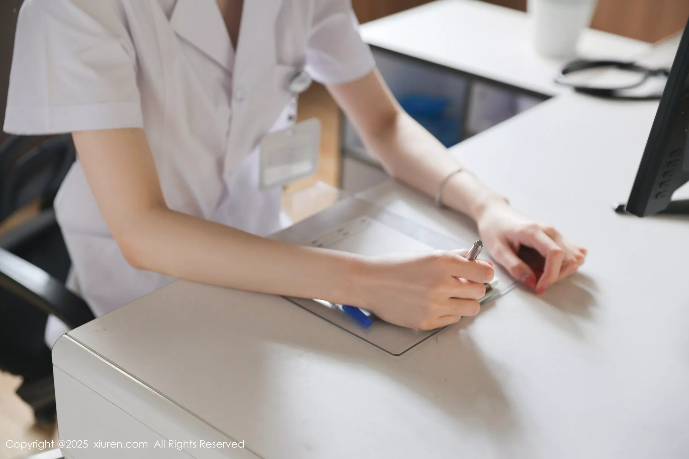 秀人集.com_[XiuRen秀人网]No.10190_新人模特布丁wow白色护士制服配超薄肉丝秀修长美腿性感写真80P