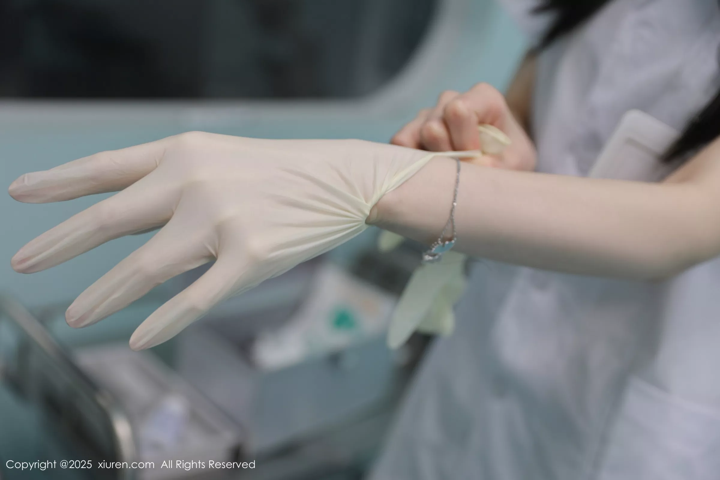 秀人集.com_[XiuRen秀人网]No.10190_新人模特布丁wow白色护士制服配超薄肉丝秀修长美腿性感写真80P