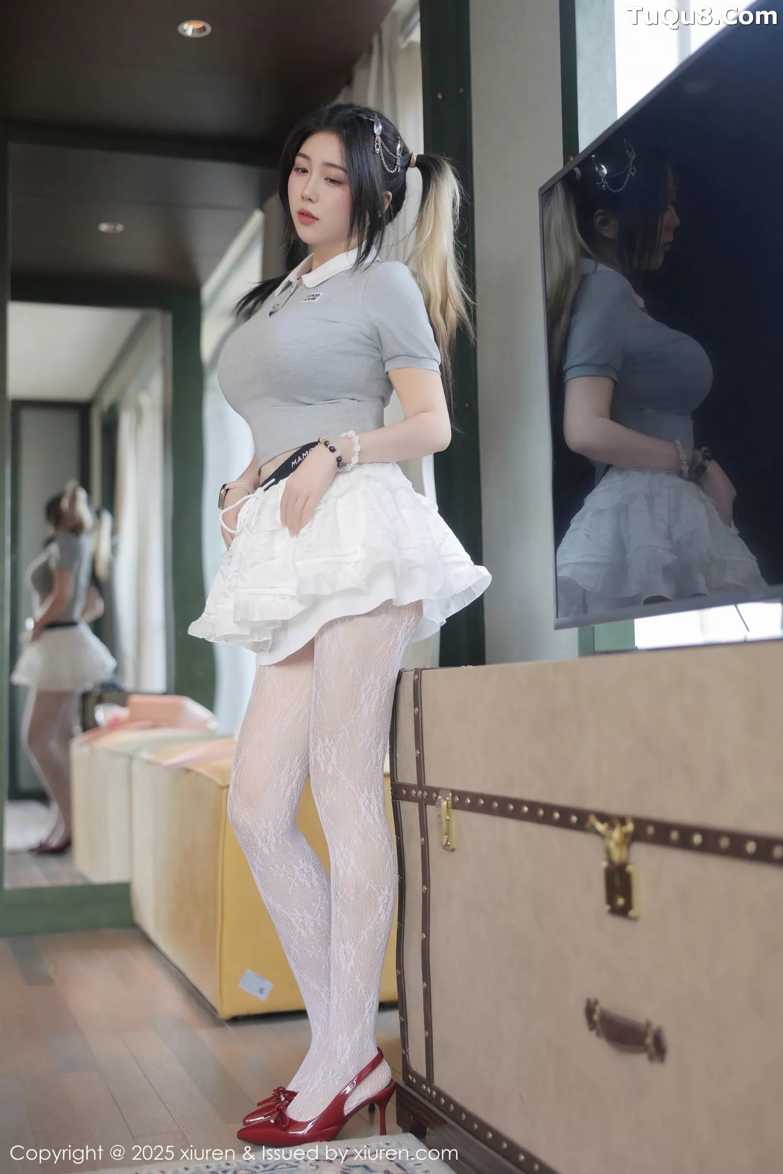 秀人集.com_[XiuRen秀人网]No.10330_模特诺诺Hsu性感灰色服饰配白色蕾丝袜秀丰腴身材撩人诱惑写真60P