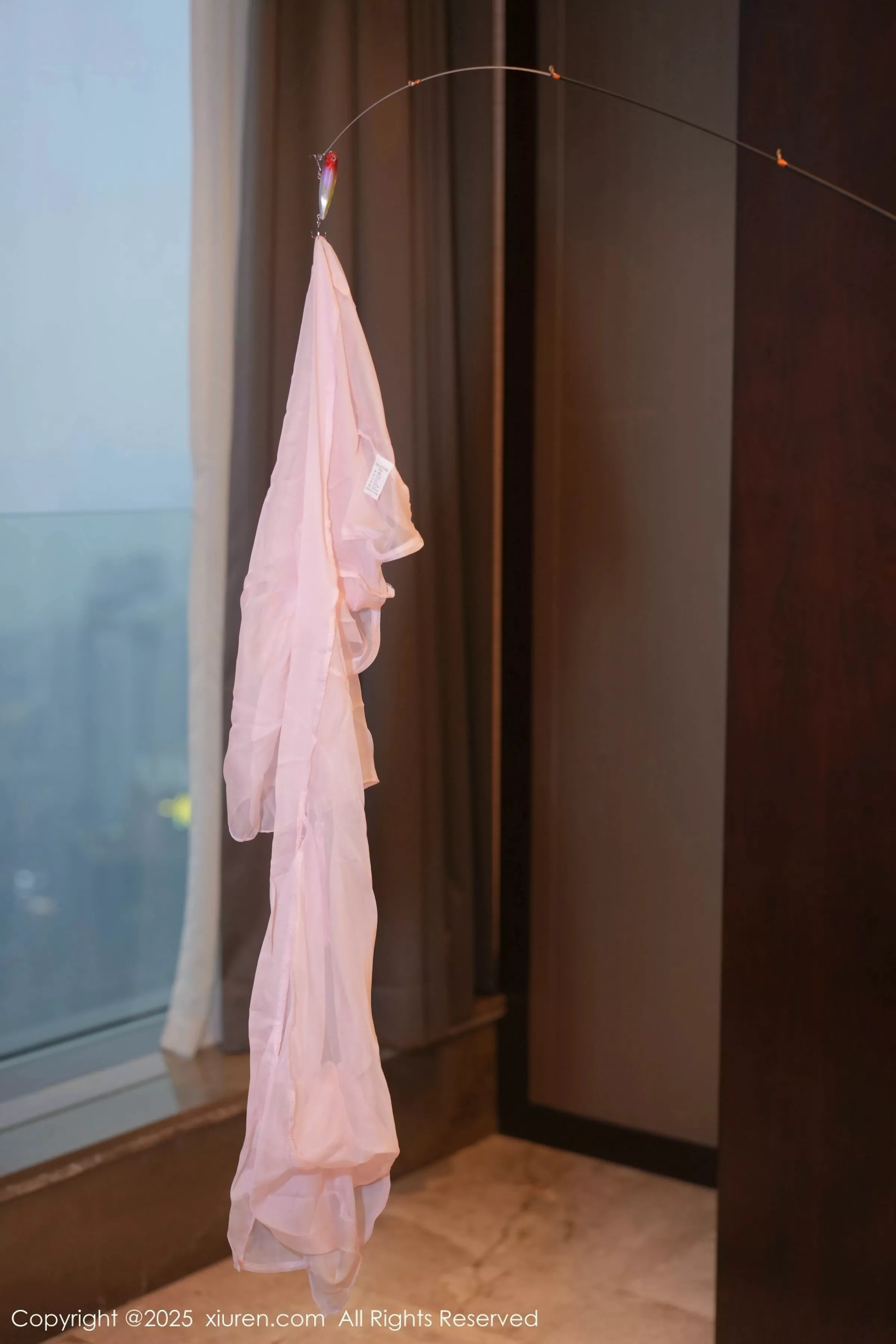 秀人集.com_[XiuRen秀人网]No.10348_女神妲己_Toxic私房性感粉色服饰露比基尼秀雪峰美臀诱惑写真76P