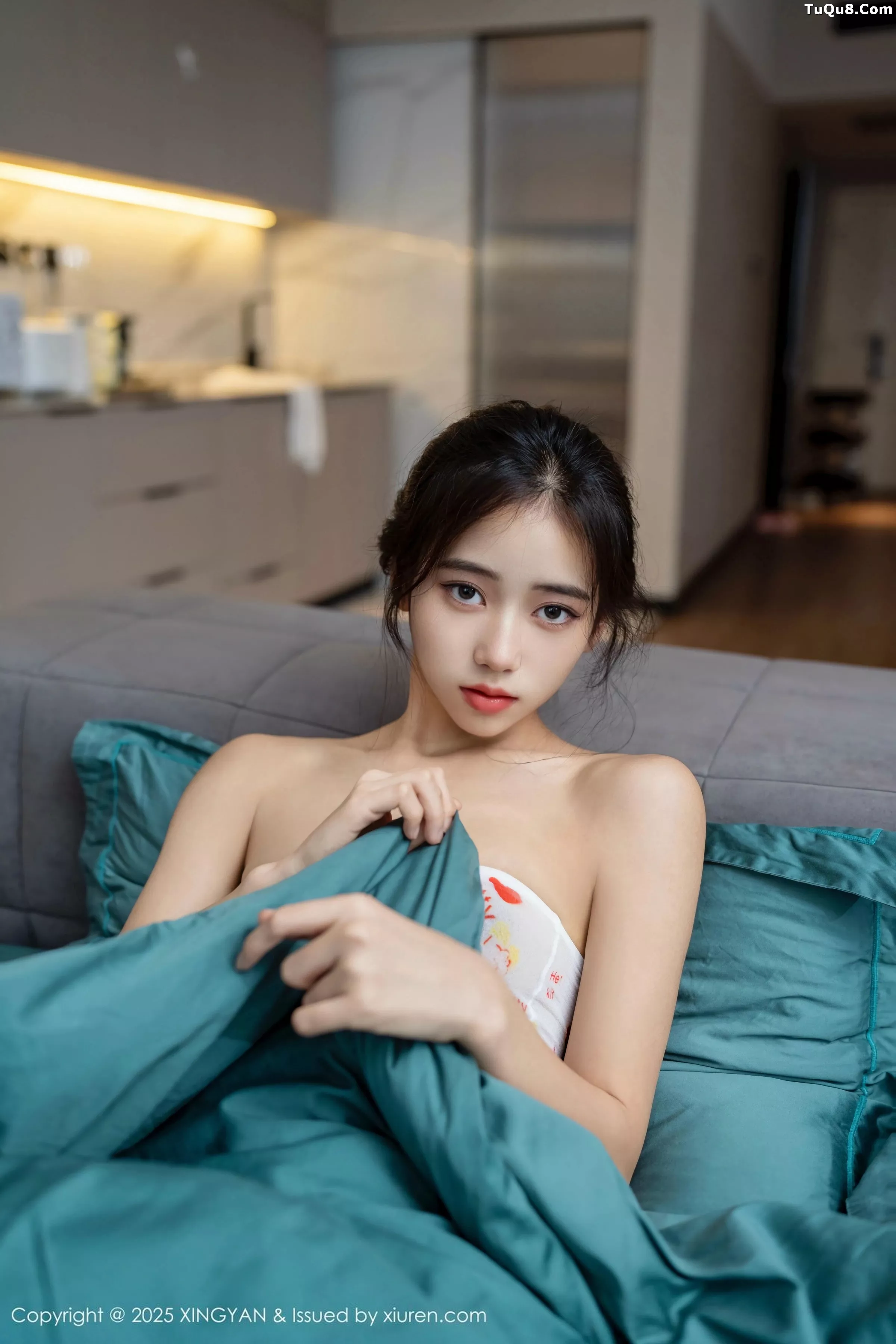 秀人集.com_[XINGYAN星颜社]VOL.353_新人模特时安安性感白色卡通连体衣配白丝袜秀柔美身段诱惑写真77P