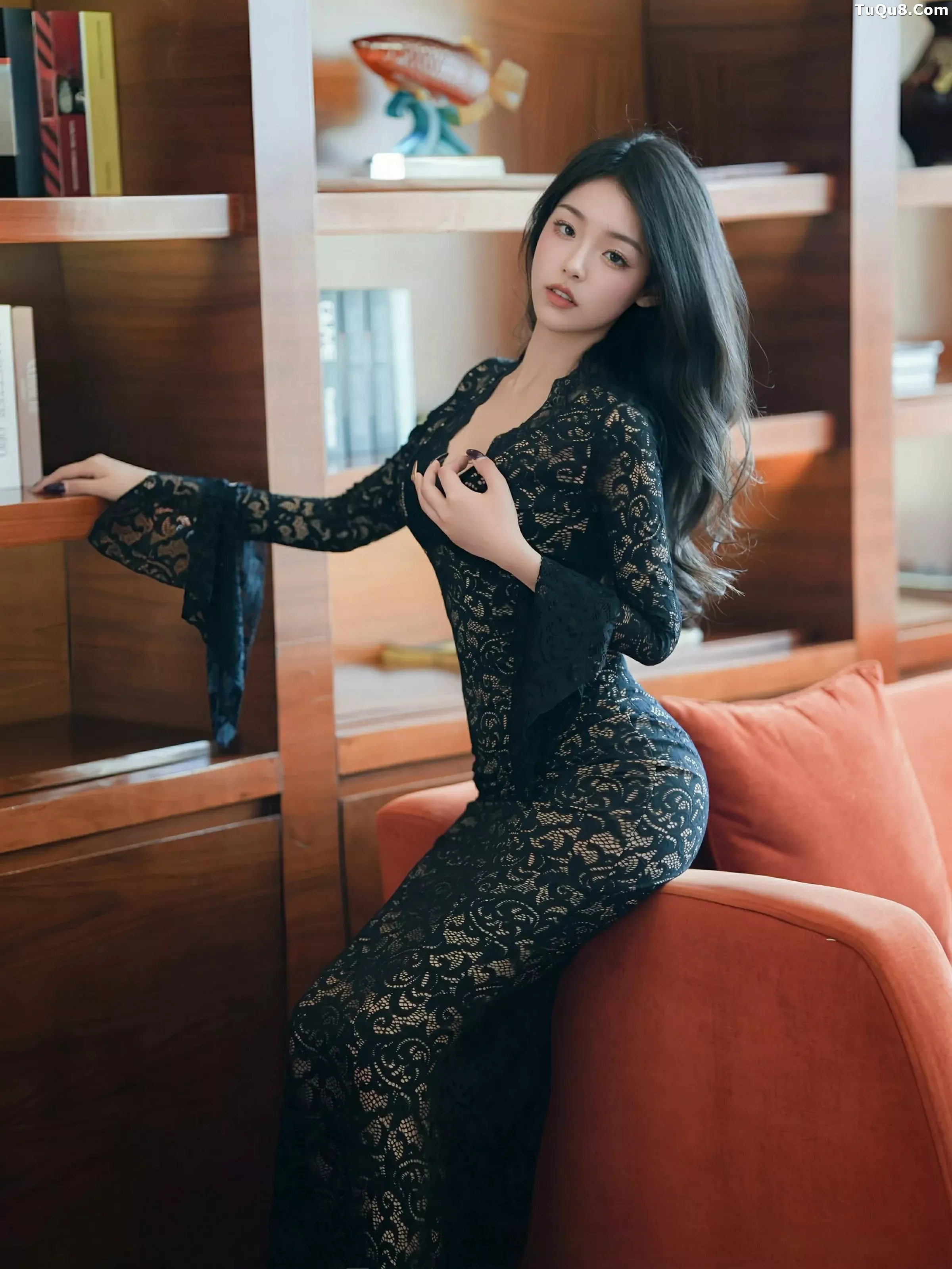 秀人集.com_[XiuRen秀人网]No.10360_模特白琮瑗性感黑色蕾丝长裙半撩露白色内衣秀修长美腿诱惑写真61P