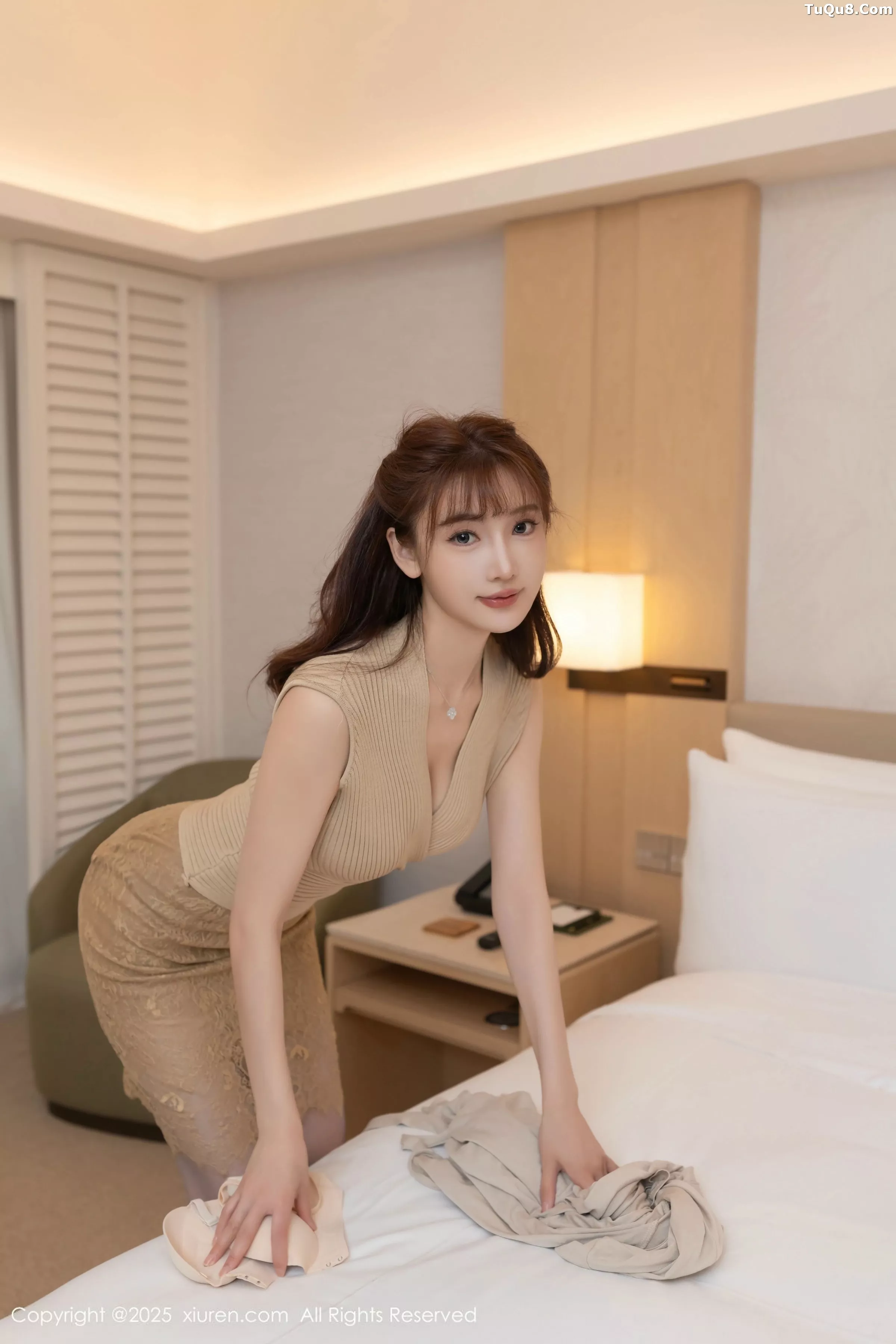 秀人集.com_[XiuRen秀人网]No.10370_模特陆萱萱性感紫色情趣内衣配紫色丝袜秀柔美身材诱惑写真80P