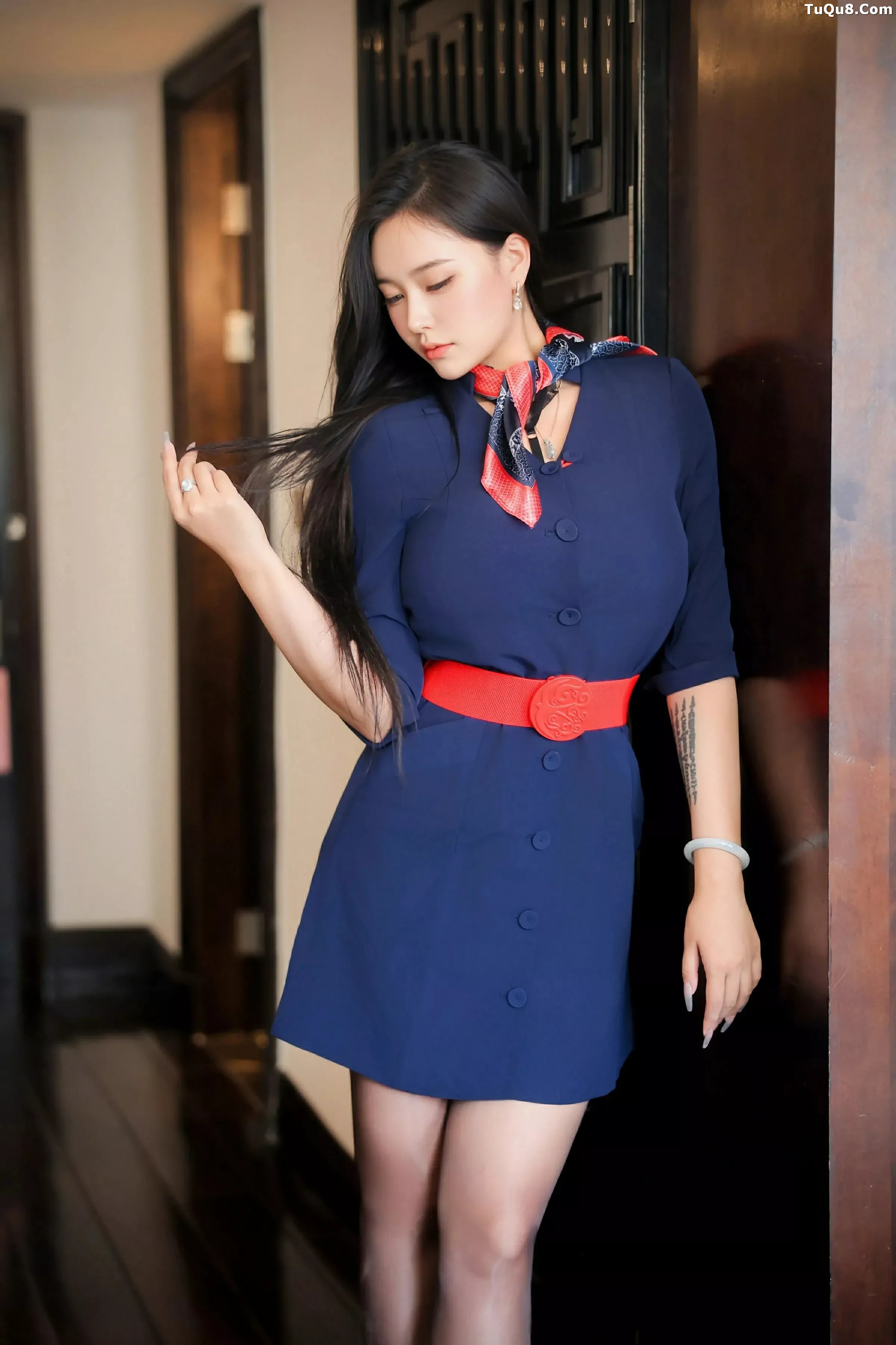 秀人集.com_[XiuRen秀人网]No.10371_模特娜比空姐制服露黑色蕾丝内衣配超薄黑丝秀凹凸身材诱惑写真84P