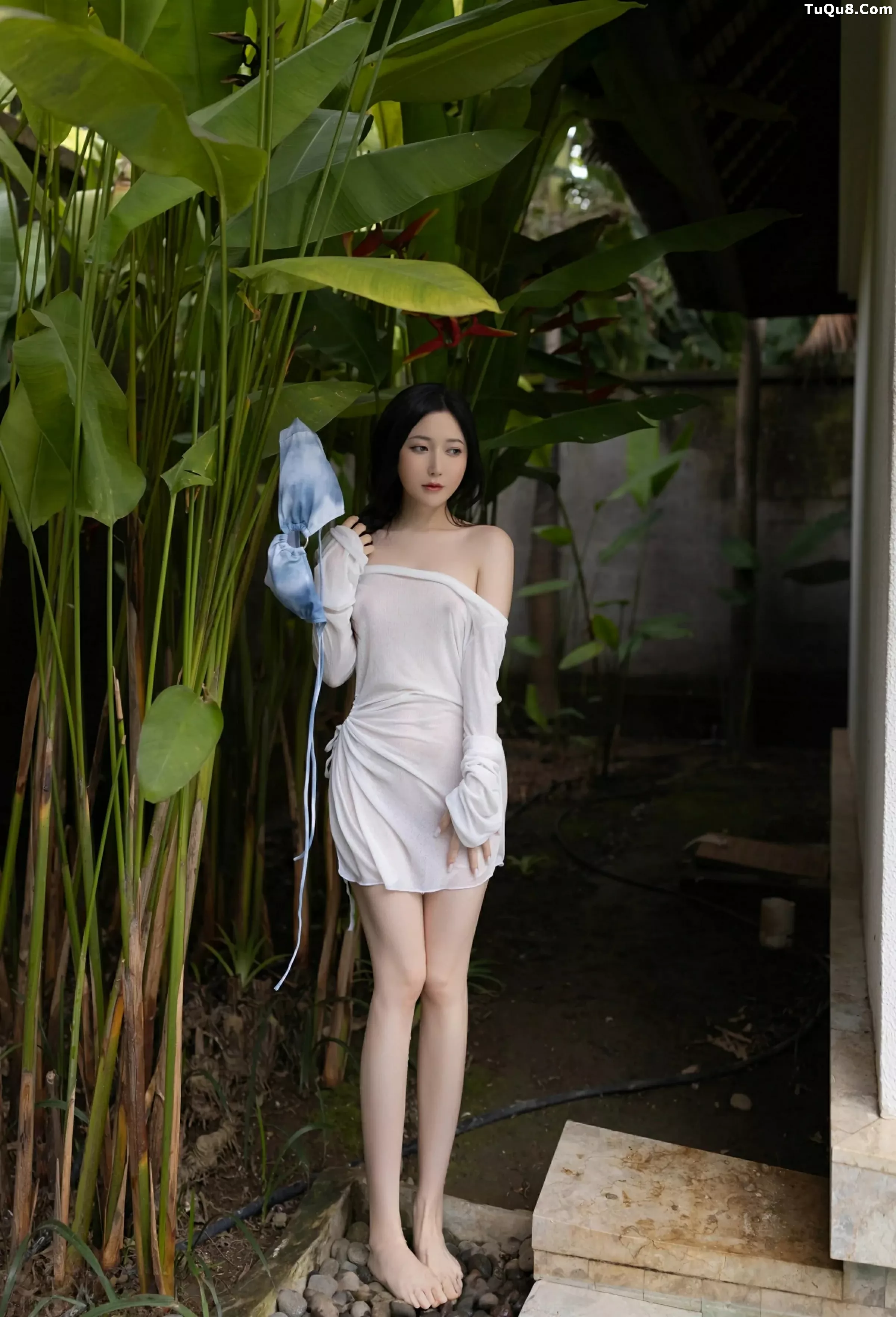 秀人集.com_[XiuRen秀人网]No.10377_模特鱼子酱Fish白色轻透服饰露蓝色比基尼秀曼妙身姿诱惑写真80P