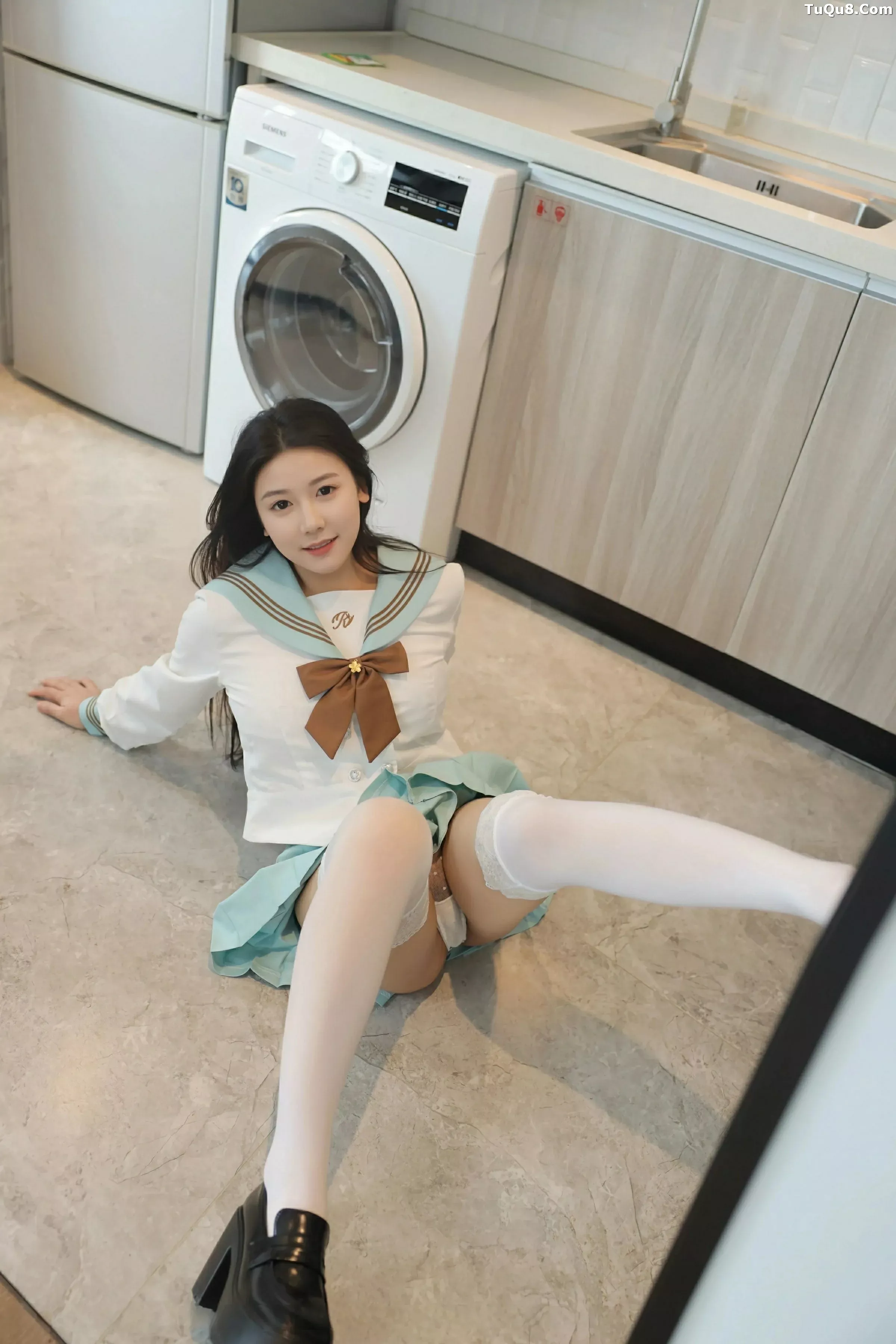 秀人集.com_[XiuRen秀人网]No.10379_新人模特林嘉馨性感JK制服露白色内衣配白丝袜秀丰腴身材诱惑写真93P