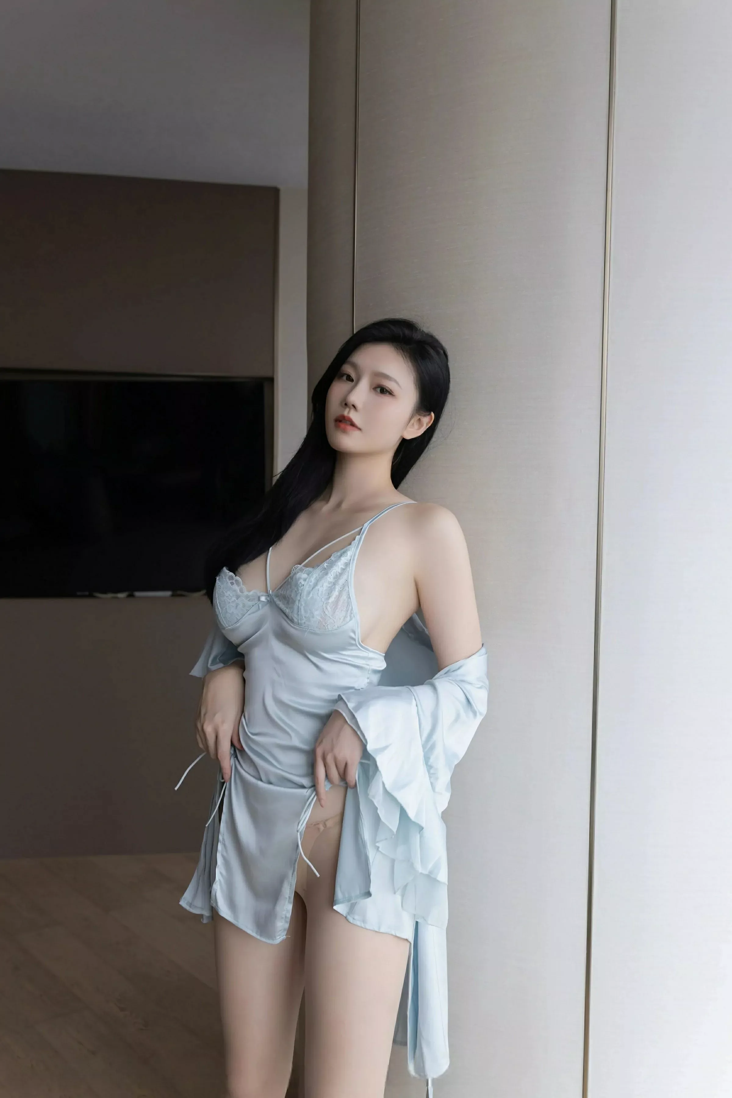 秀人集.com_[XiuRen秀人网]No.10390_模特安然anran性感蓝色吊带睡裙配肉色丝袜秀曼妙身姿诱惑写真80P