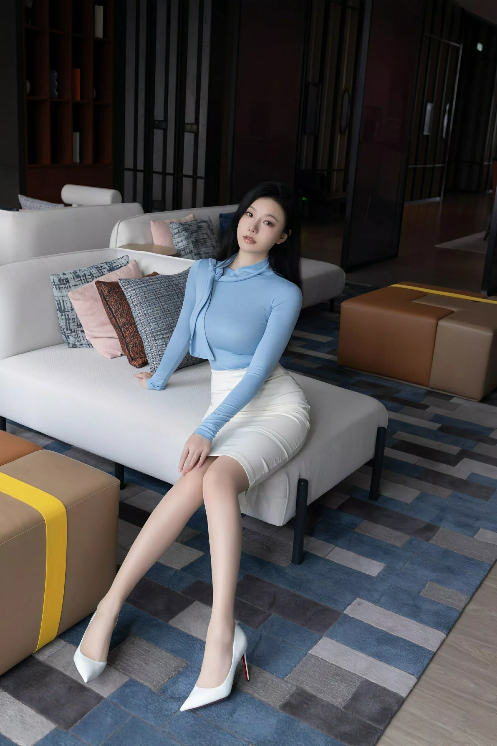 秀人集.com_[XiuRen秀人网]No.10424_模特安然anran性感蓝色上衣露肉色内衣配超薄肉丝秀美腿诱惑写真80P