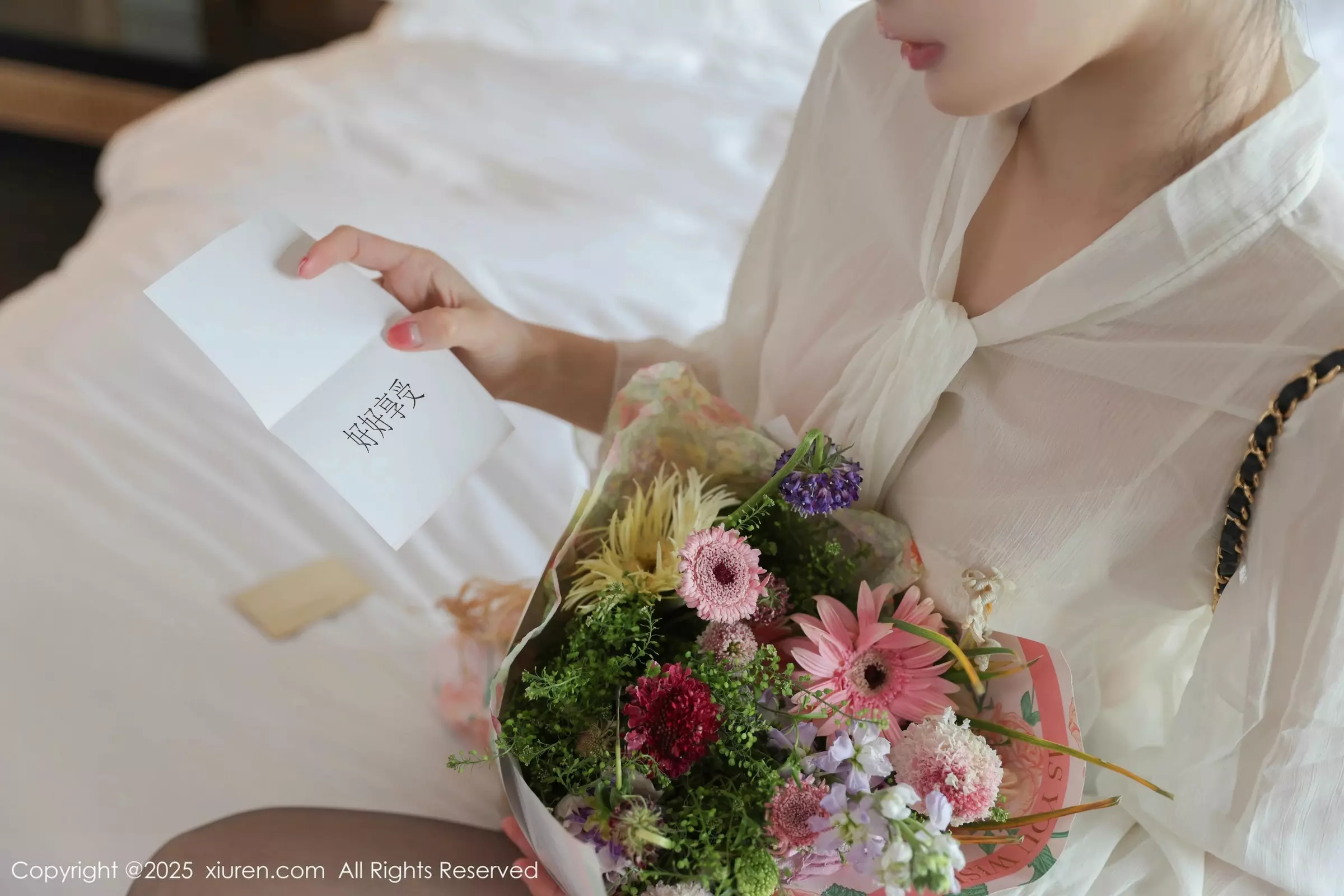 秀人集.com_[XiuRen秀人网]No.10319_模特布丁wow性感白色上衣配黑短裙露超薄黑丝秀美腿诱惑写真80P