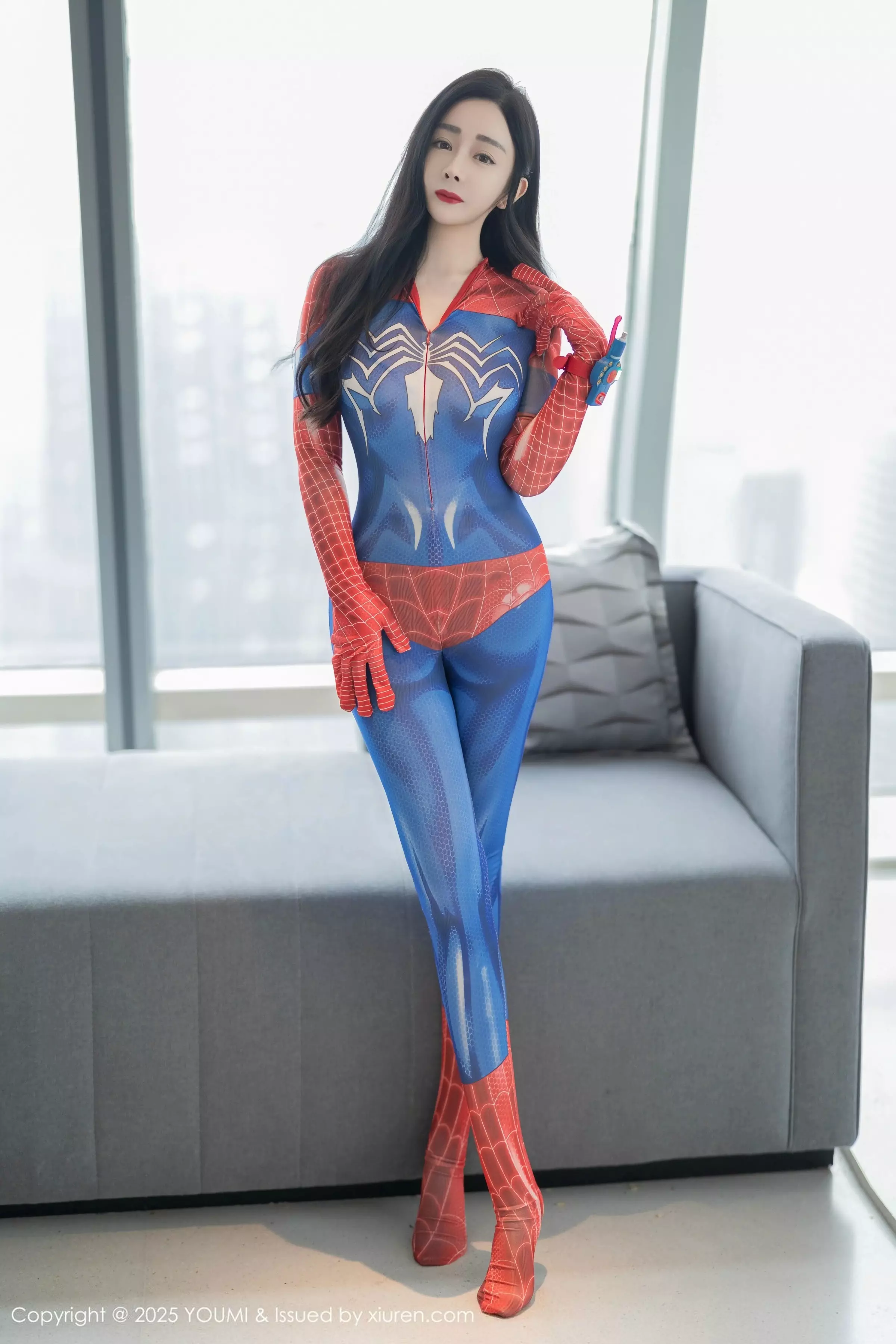 秀人集.com_[YouMi尤蜜荟]Vol.1138_模特允爾性感紧身蜘蛛侠服饰露灰色内衣秀丰满身材撩人诱惑写真78P