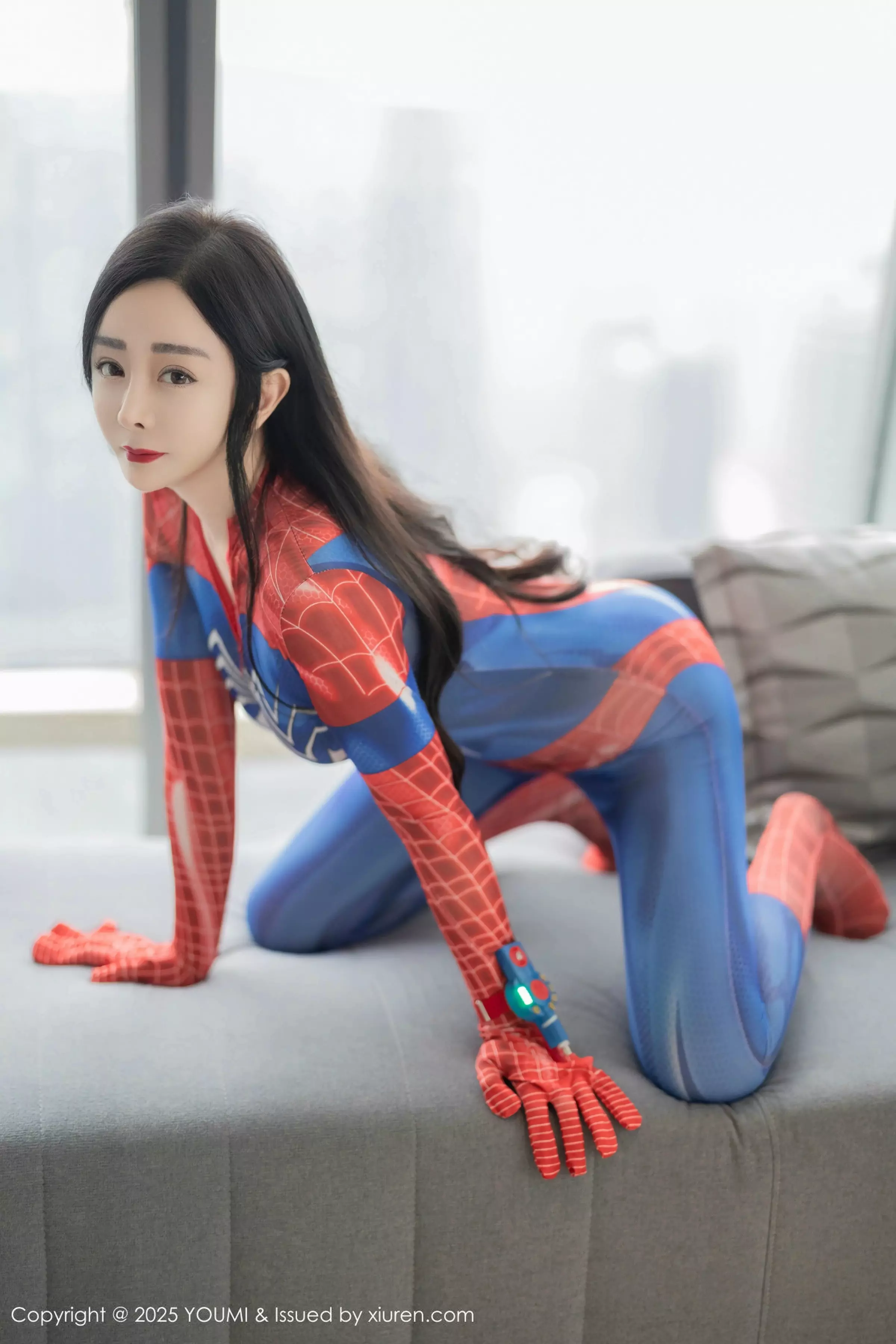 秀人集.com_[YouMi尤蜜荟]Vol.1138_模特允爾性感紧身蜘蛛侠服饰露灰色内衣秀丰满身材撩人诱惑写真78P