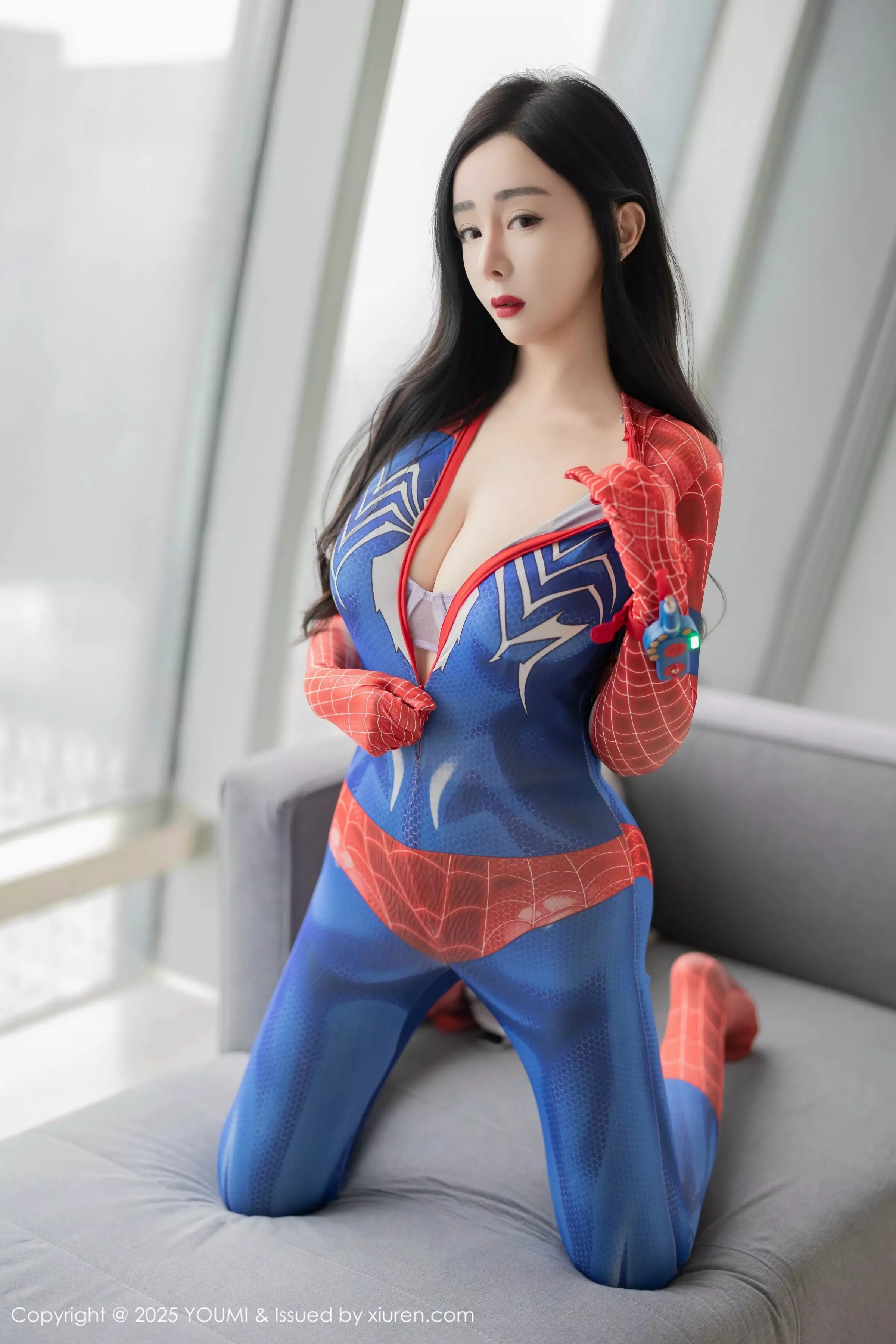 秀人集.com_[YouMi尤蜜荟]Vol.1138_模特允爾性感紧身蜘蛛侠服饰露灰色内衣秀丰满身材撩人诱惑写真78P