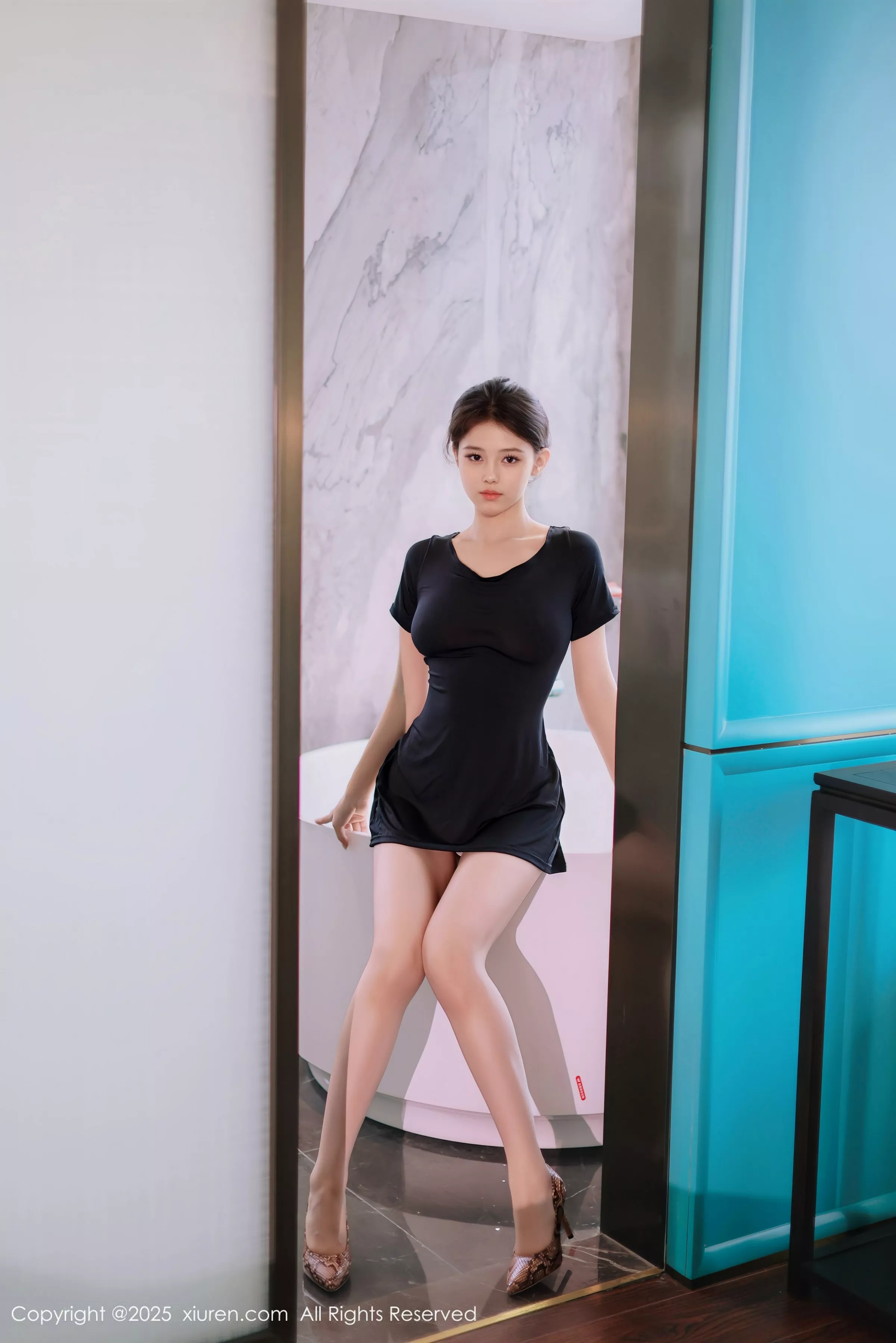 秀人集.com_[XiuRen秀人网]No.10426_模特小橘子orange性感黑色连衣短裙露丁字裤秀曼妙身姿诱惑写真86P