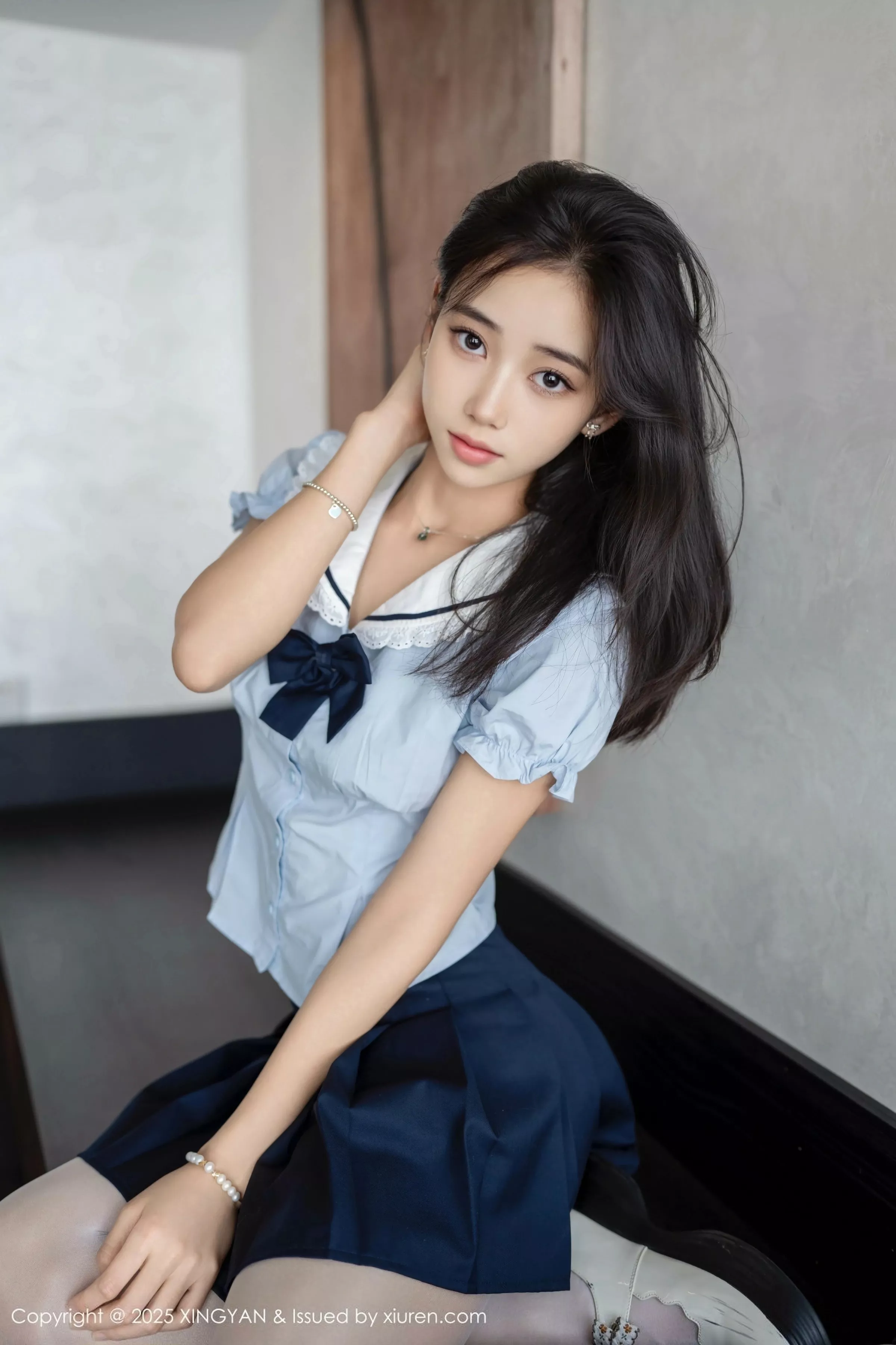 秀人集.com_[XINGYAN星颜社]VOL.360_模特时安安性感深色短裙配超薄无内白丝秀柔美身姿诱惑写真81P