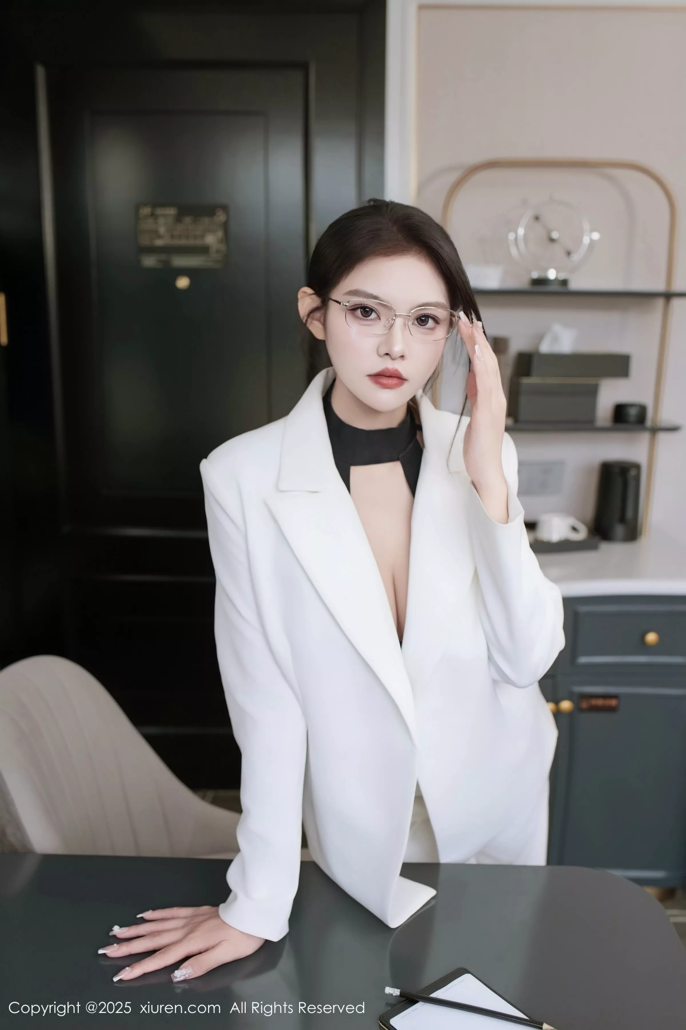 秀人集.com_[XiuRen秀人网]No.10464_新人模特冬安白色西服露黑色情趣内衣配黑丝袜秀丰满身材诱惑写真94P