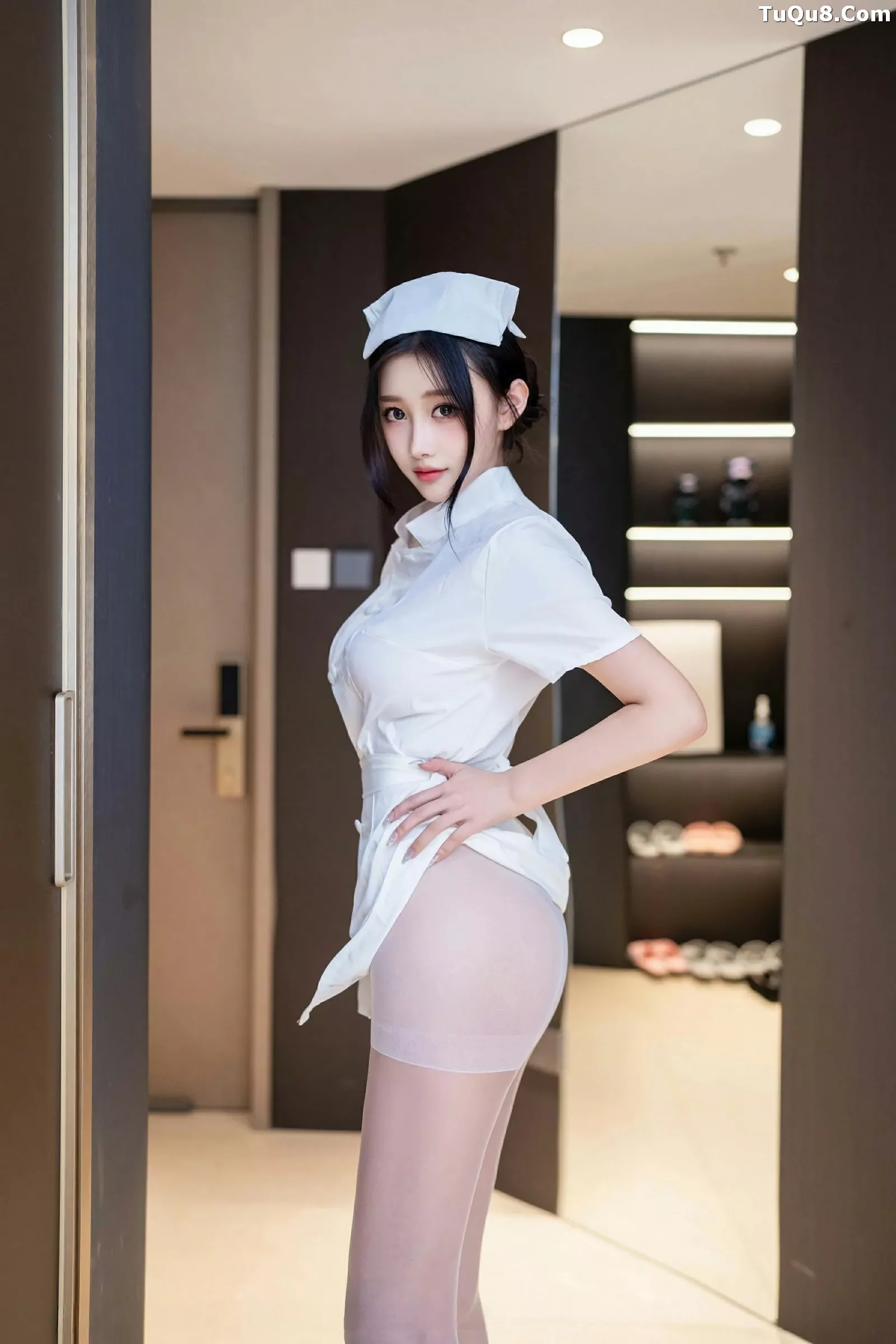 秀人集.com_[XINGYAN星颜社]VOL.362_新人模特木森vita性感白色护士制服露丰满身材胶带遮点诱惑写真79P