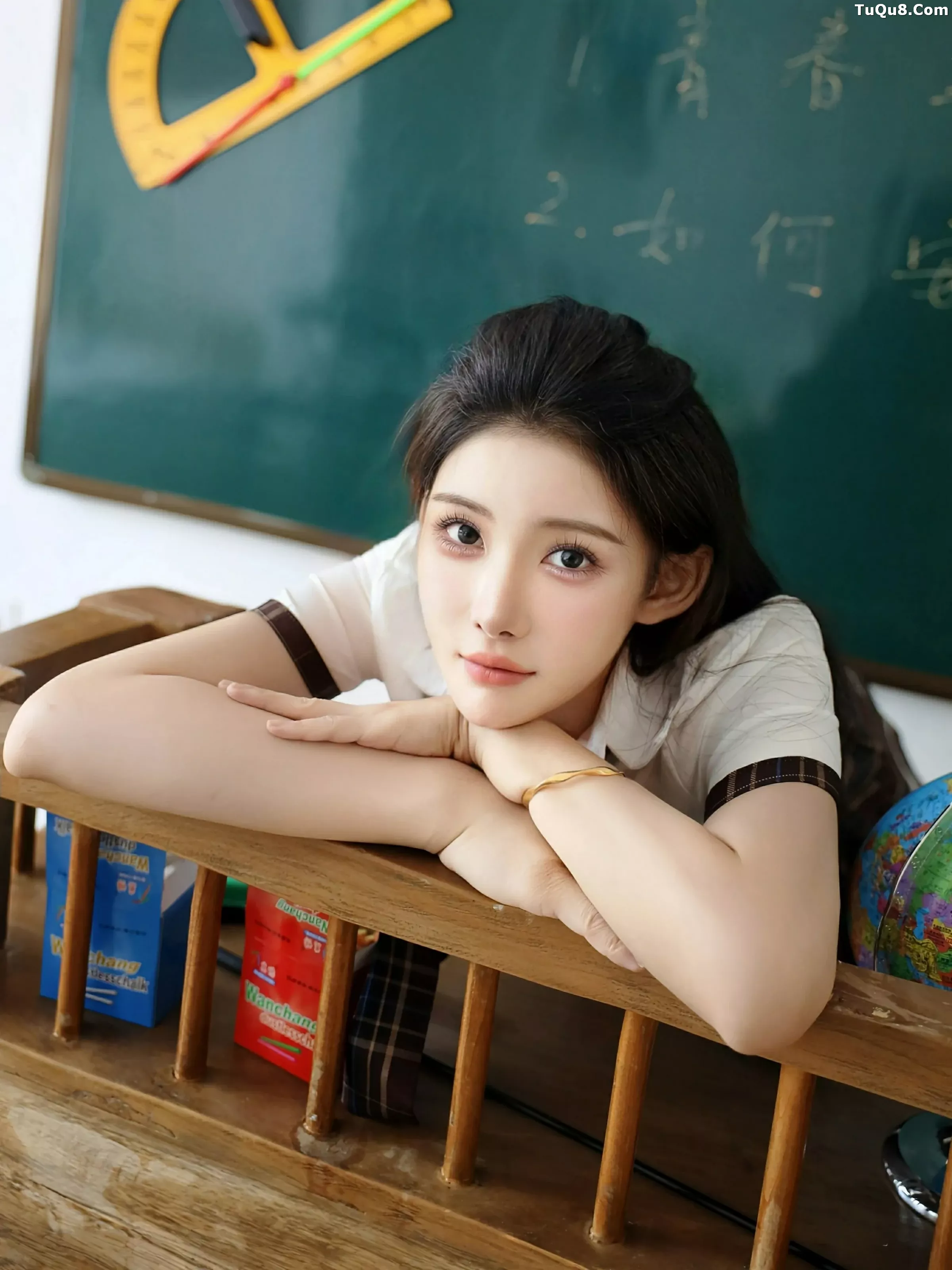 秀人集.com_[XiuRen秀人网]No.10512_模特梨霜儿性感学妹制服露黑色内衣配黑丝袜秀凹凸身材诱惑写真81P