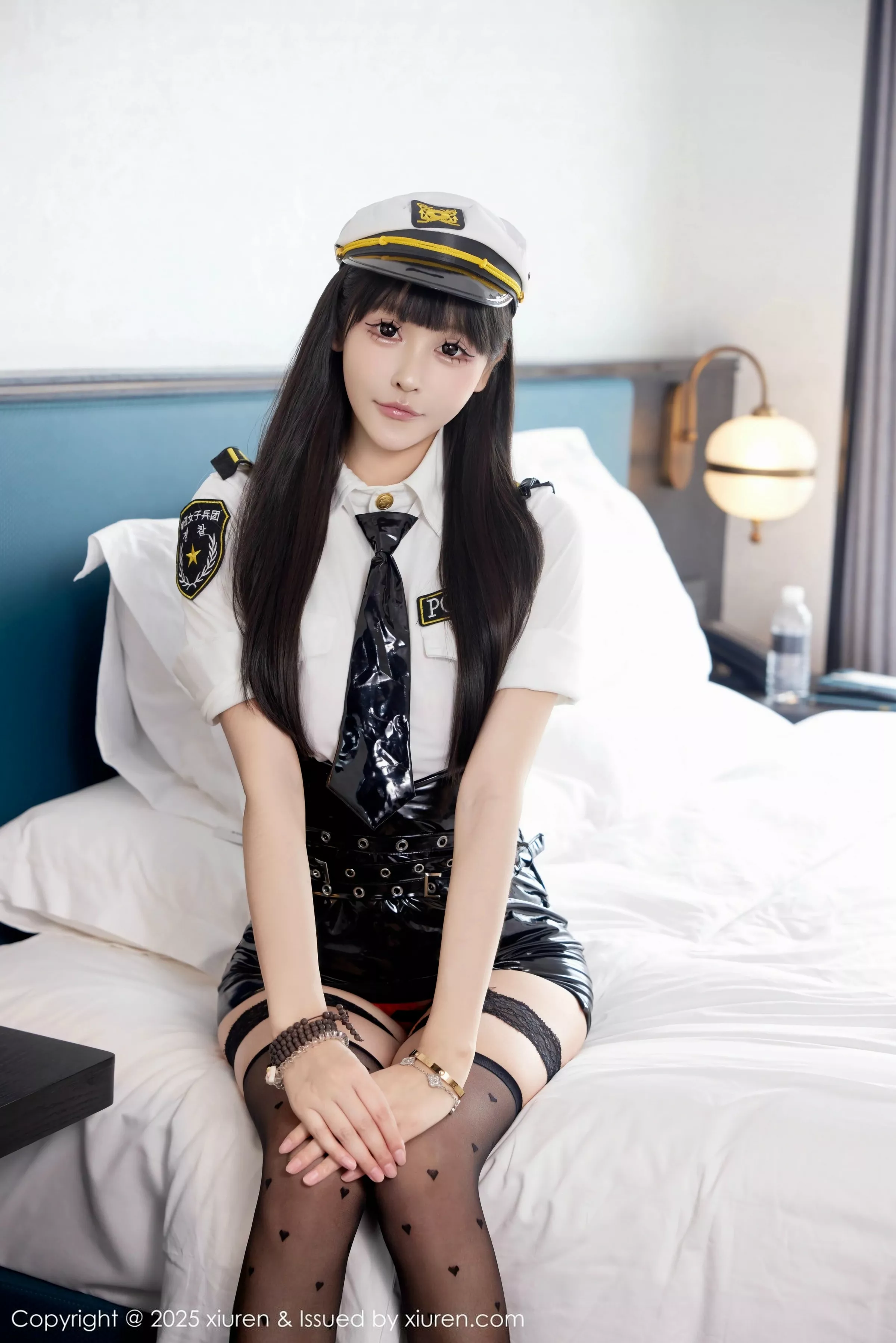 秀人集.com_[XiuRen秀人网]No.10533_模特智恩baby性感警服制服露红色蕾丝内衣秀丰腴美臀诱惑写真56P