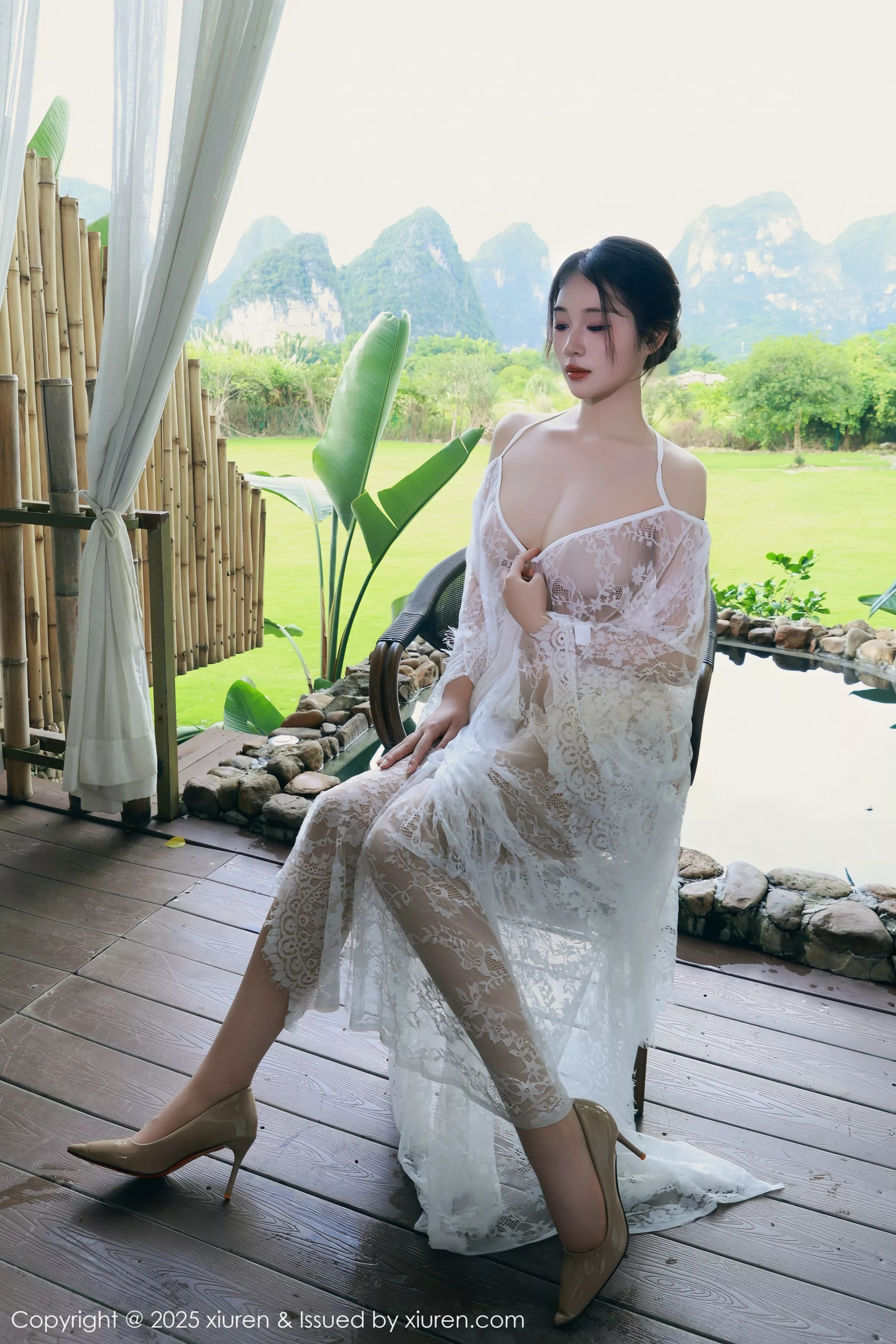 秀人集.com_[XiuRen秀人网]No.10538_模特南乔性感浅绿色旗袍服饰配超薄无内肉丝秀完美身材诱惑写真84P