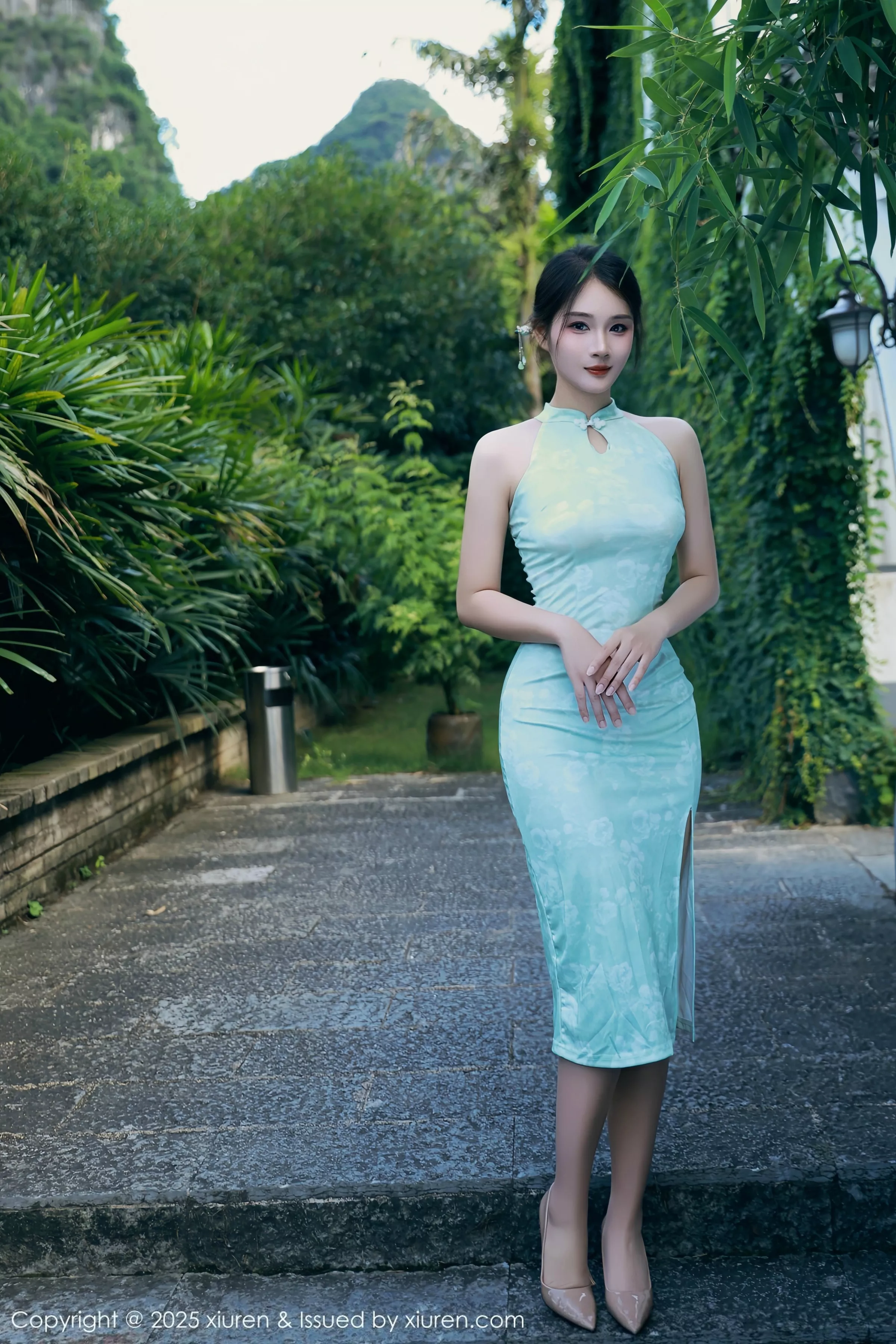 秀人集.com_[XiuRen秀人网]No.10538_模特南乔性感浅绿色旗袍服饰配超薄无内肉丝秀完美身材诱惑写真84P