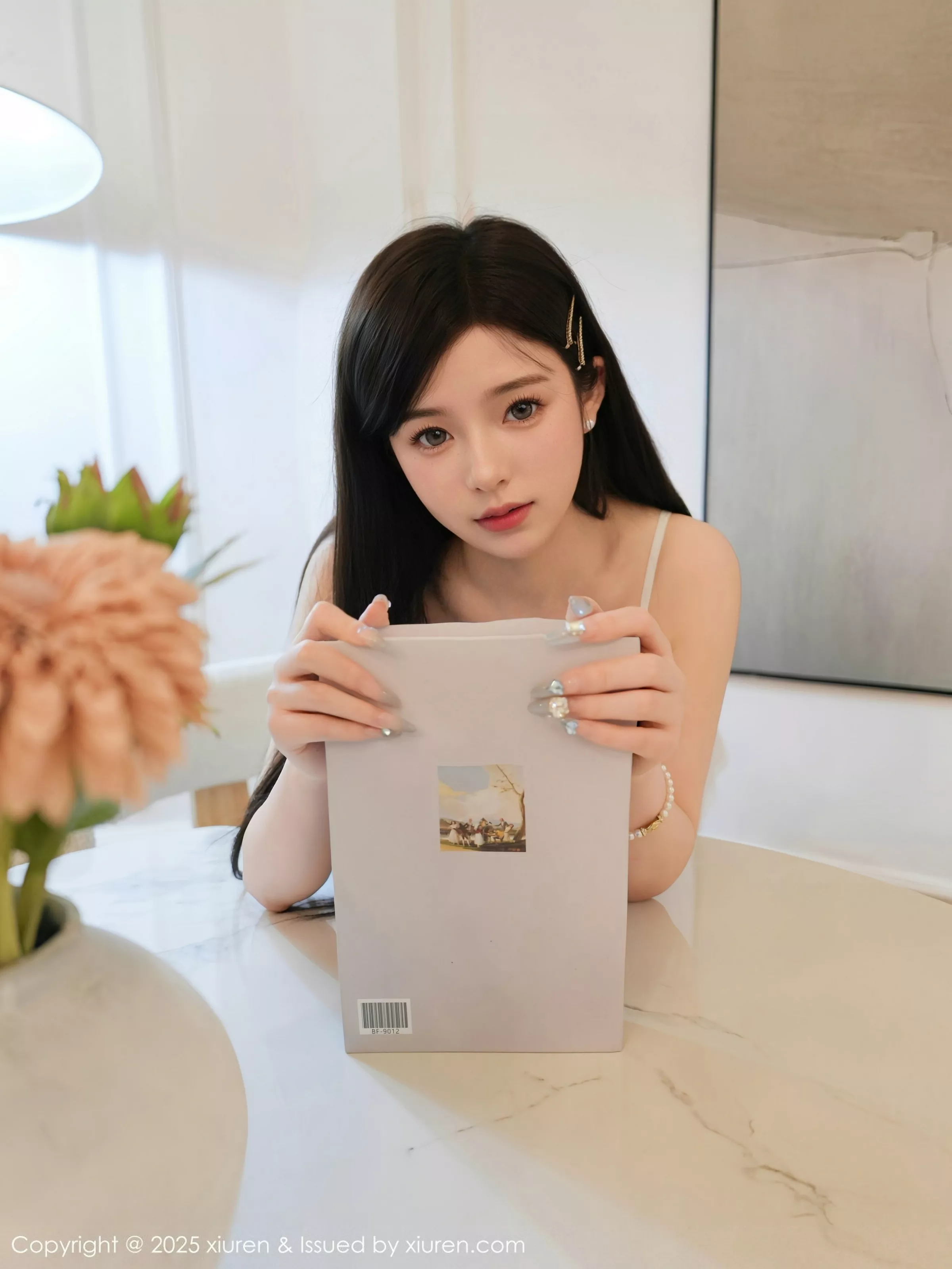 秀人集.com_[XiuRen秀人网]No.10536_模特优酱私房性感白色薄纱吊带服饰半脱秀惹火身材撩人诱惑写真70P