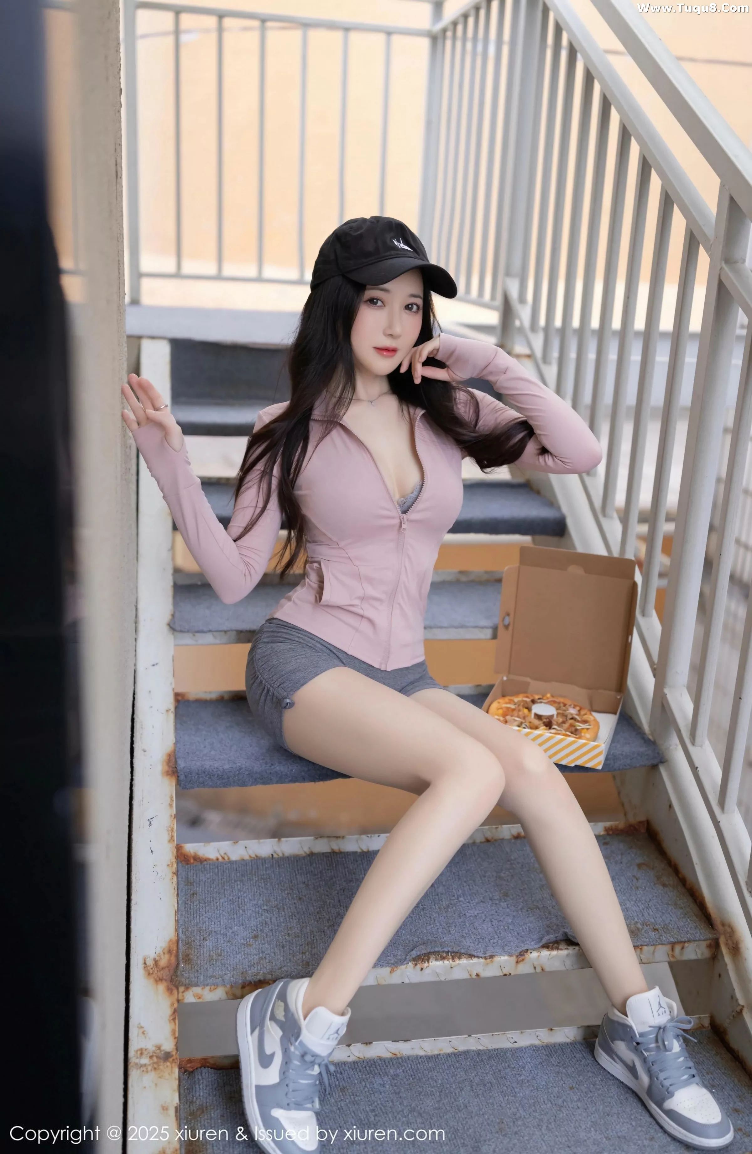 秀人集.com_[XiuRen秀人网]No.10542_模特鱼子酱Fish粉色上衣配灰短裙露灰色内衣秀曼妙身材诱惑写真80P