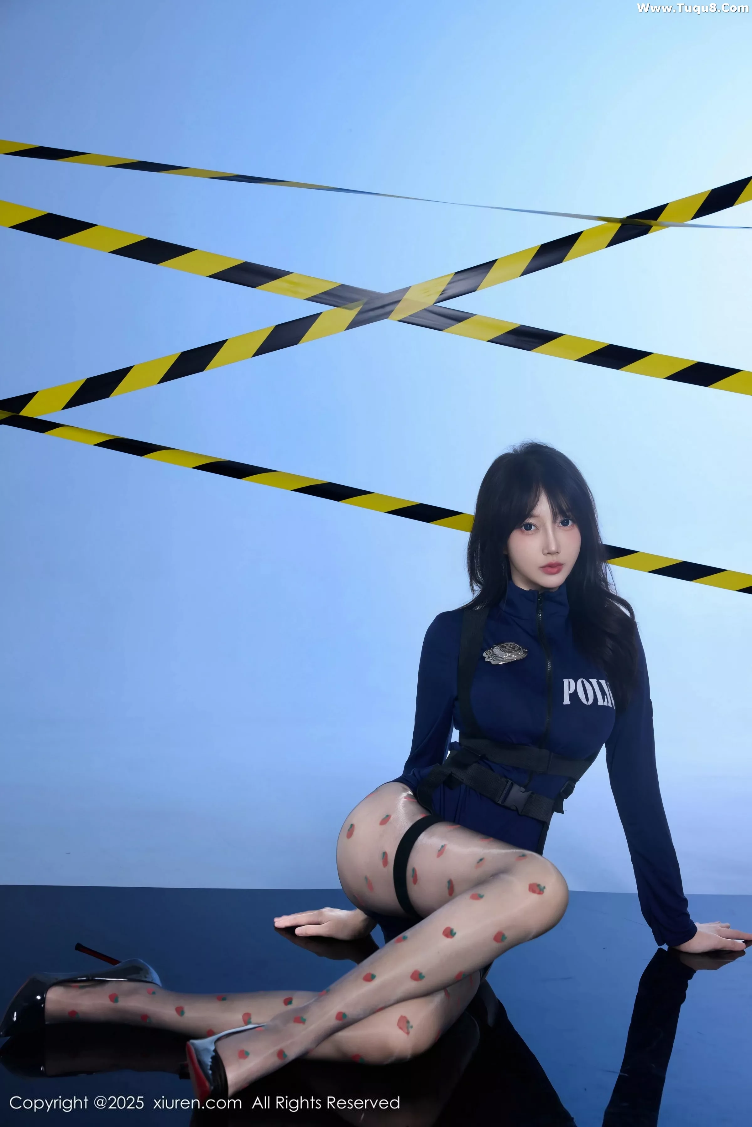 秀人集.com_[XiuRen秀人网]No.10544_模特玥儿玥er性感制服配草莓黑丝+胶带裹身秀曼妙身姿诱惑写真68P