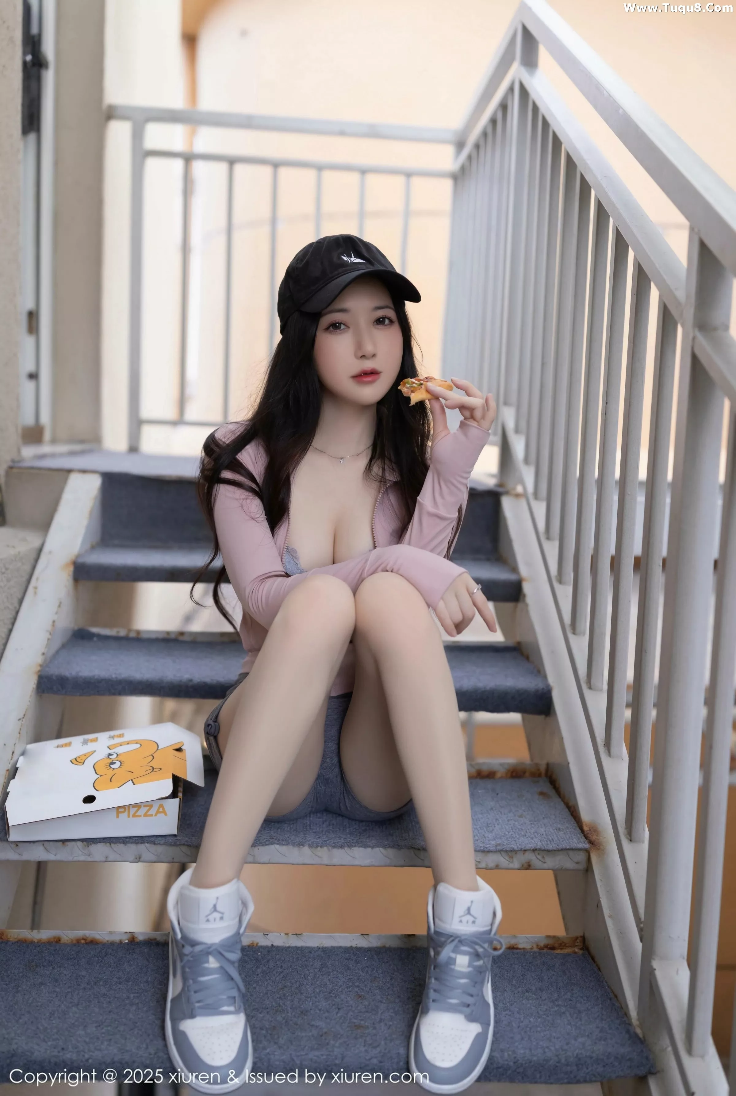 秀人集.com_[XiuRen秀人网]No.10542_模特鱼子酱Fish粉色上衣配灰短裙露灰色内衣秀曼妙身材诱惑写真80P