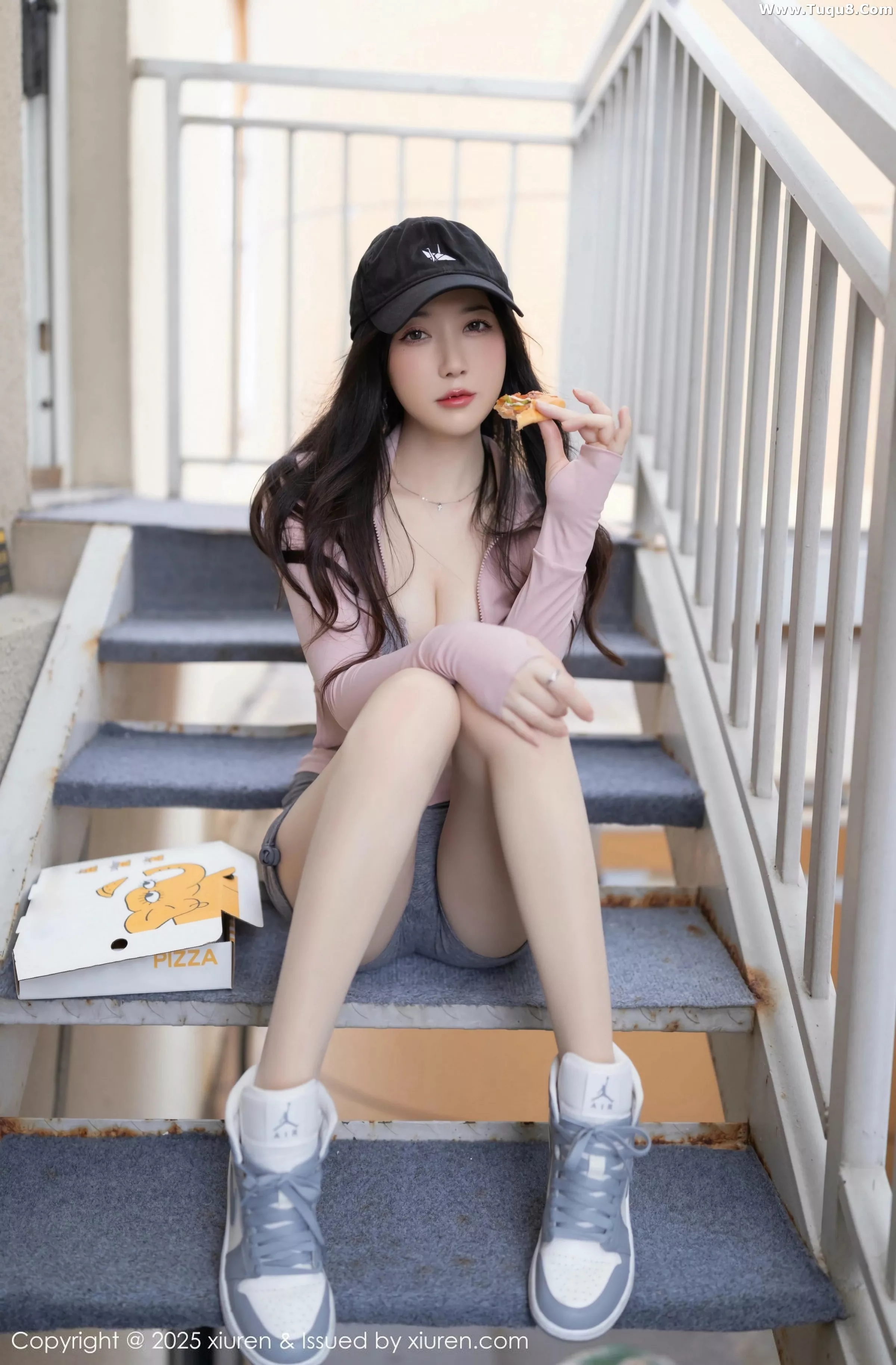 秀人集.com_[XiuRen秀人网]No.10542_模特鱼子酱Fish粉色上衣配灰短裙露灰色内衣秀曼妙身材诱惑写真80P