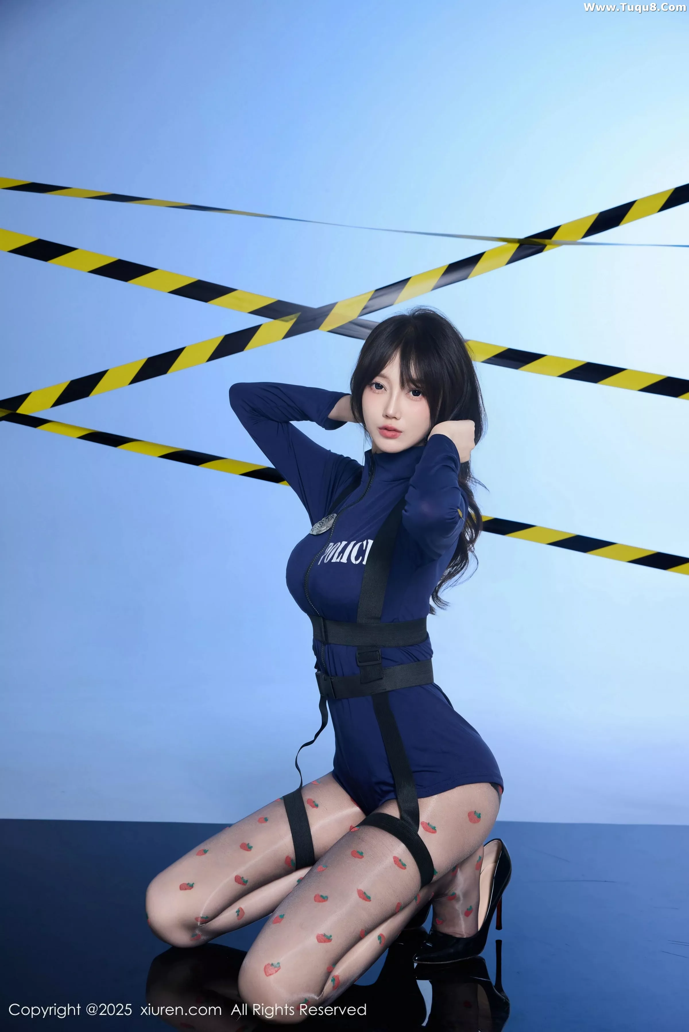 秀人集.com_[XiuRen秀人网]No.10544_模特玥儿玥er性感制服配草莓黑丝+胶带裹身秀曼妙身姿诱惑写真68P