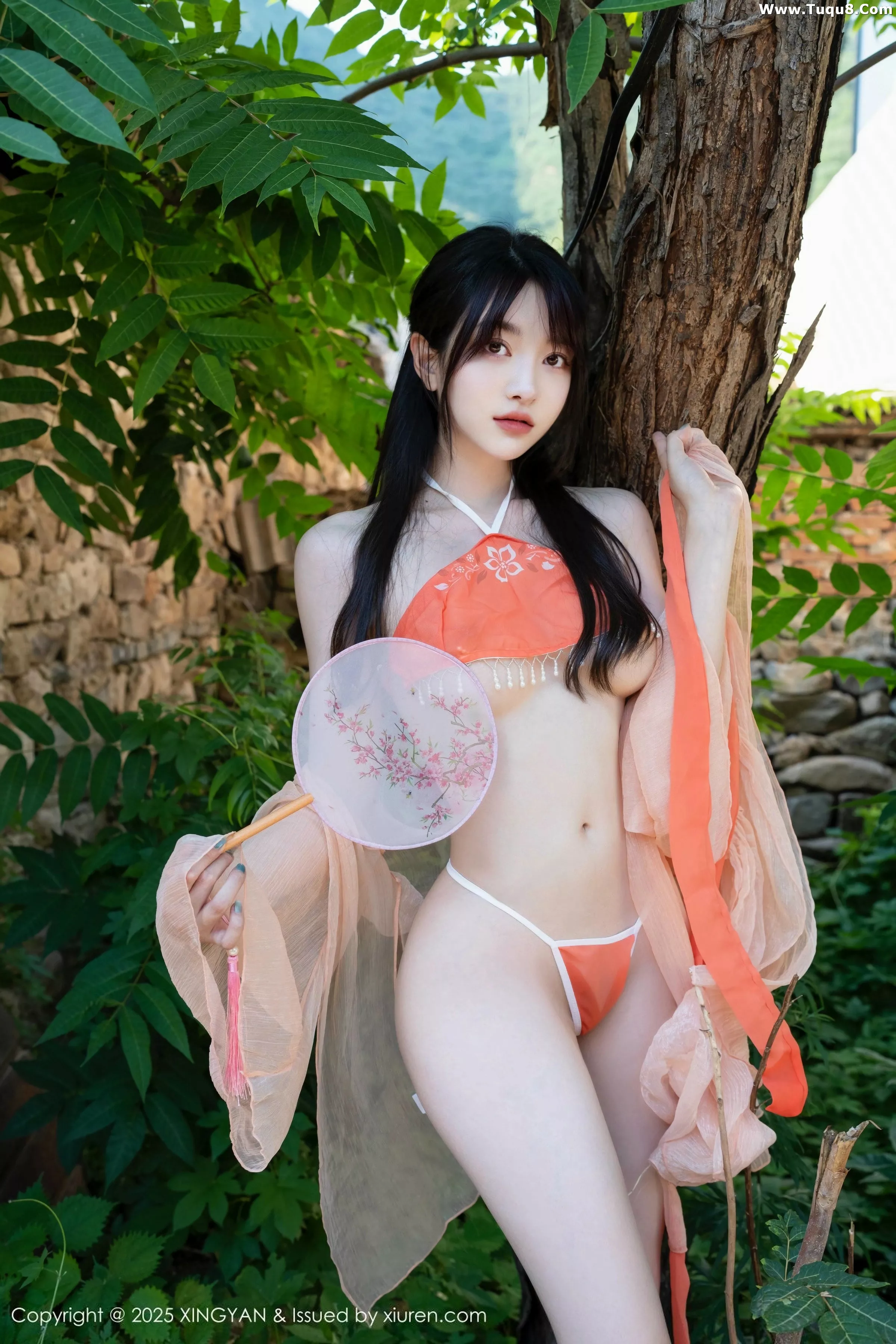 秀人集.com_[XINGYAN星颜社]VOL.369_模特白露lulu性感粉色情趣肚兜服饰秀曼妙身姿惹火诱惑写真68P