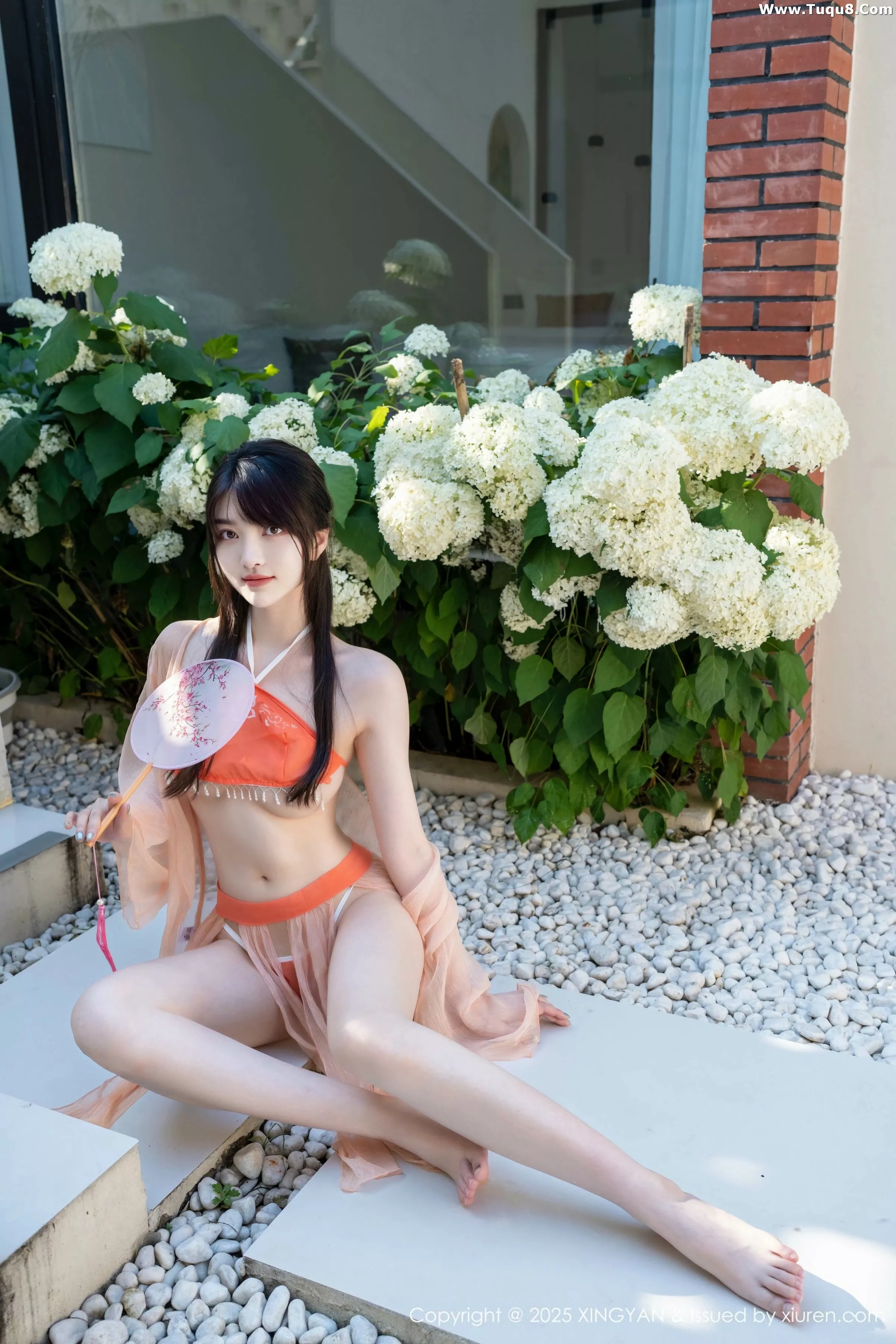 秀人集.com_[XINGYAN星颜社]VOL.369_模特白露lulu性感粉色情趣肚兜服饰秀曼妙身姿惹火诱惑写真68P