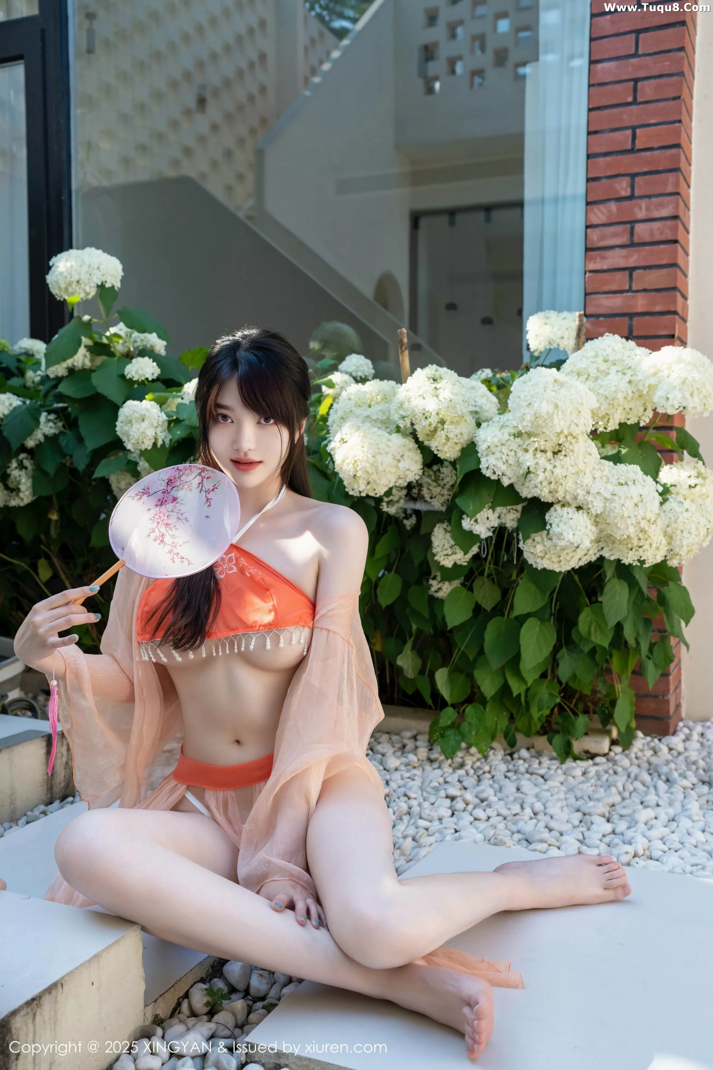 秀人集.com_[XINGYAN星颜社]VOL.369_模特白露lulu性感粉色情趣肚兜服饰秀曼妙身姿惹火诱惑写真68P