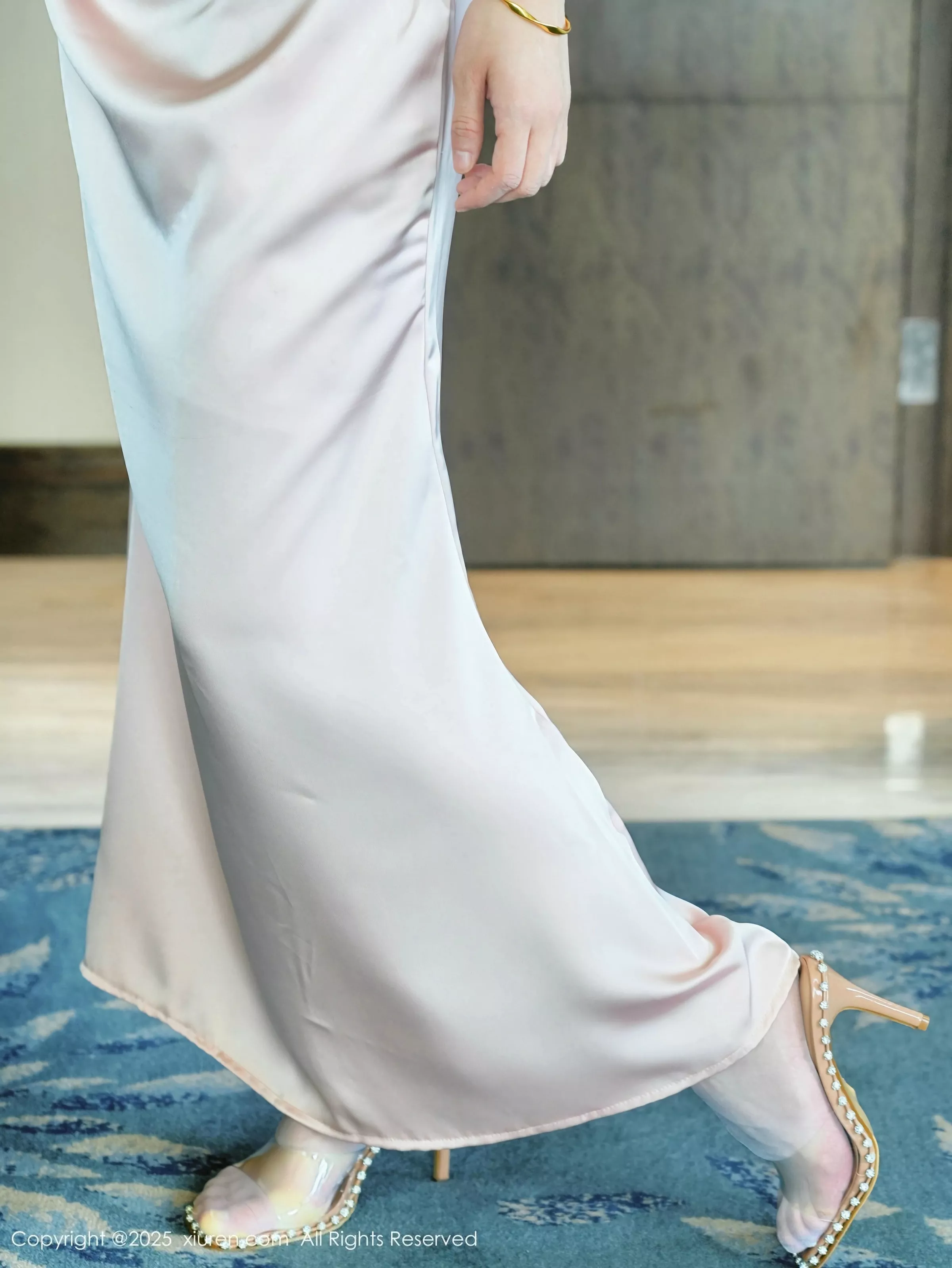 秀人集.com_[XiuRen秀人网]No.10438_新人模特梨霜儿性感白色蕾丝内衣配白丝吊袜秀凹凸身材诱惑写真82P