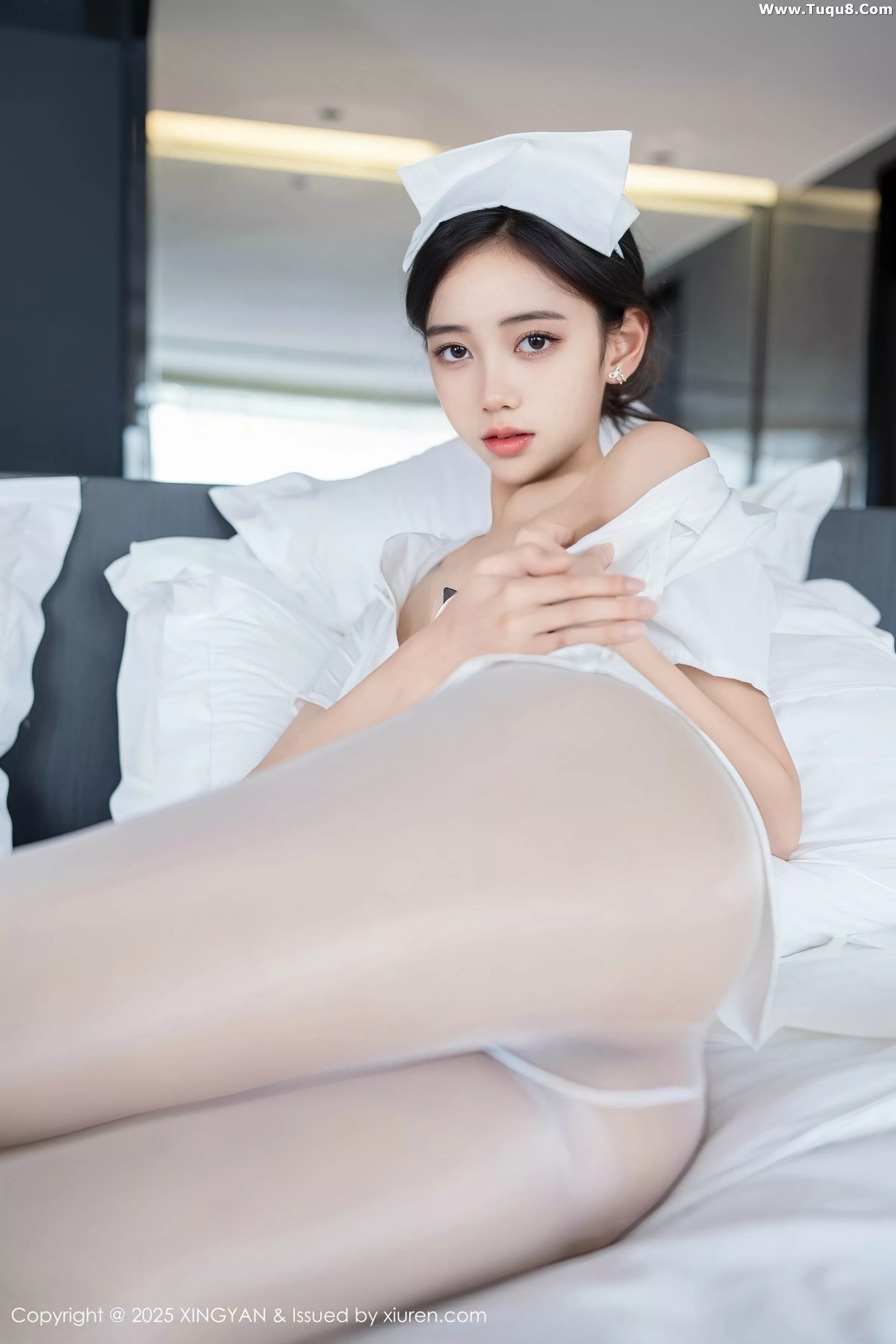 秀人集.com_[XINGYAN星颜社]VOL.371_模特时安安性感白色护士服配超薄无内白丝秀柔美身姿诱惑写真75P