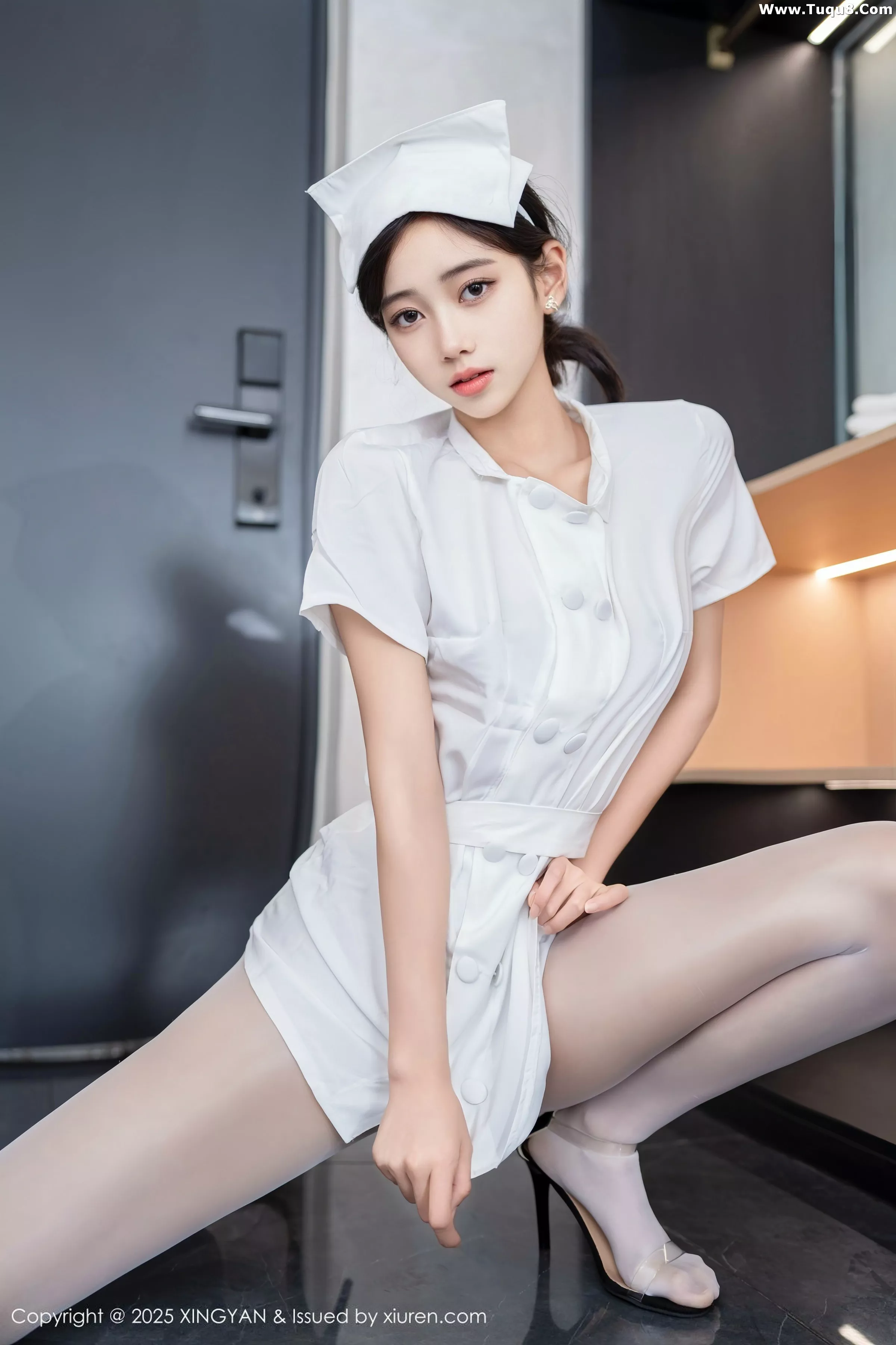 秀人集.com_[XINGYAN星颜社]VOL.371_模特时安安性感白色护士服配超薄无内白丝秀柔美身姿诱惑写真75P