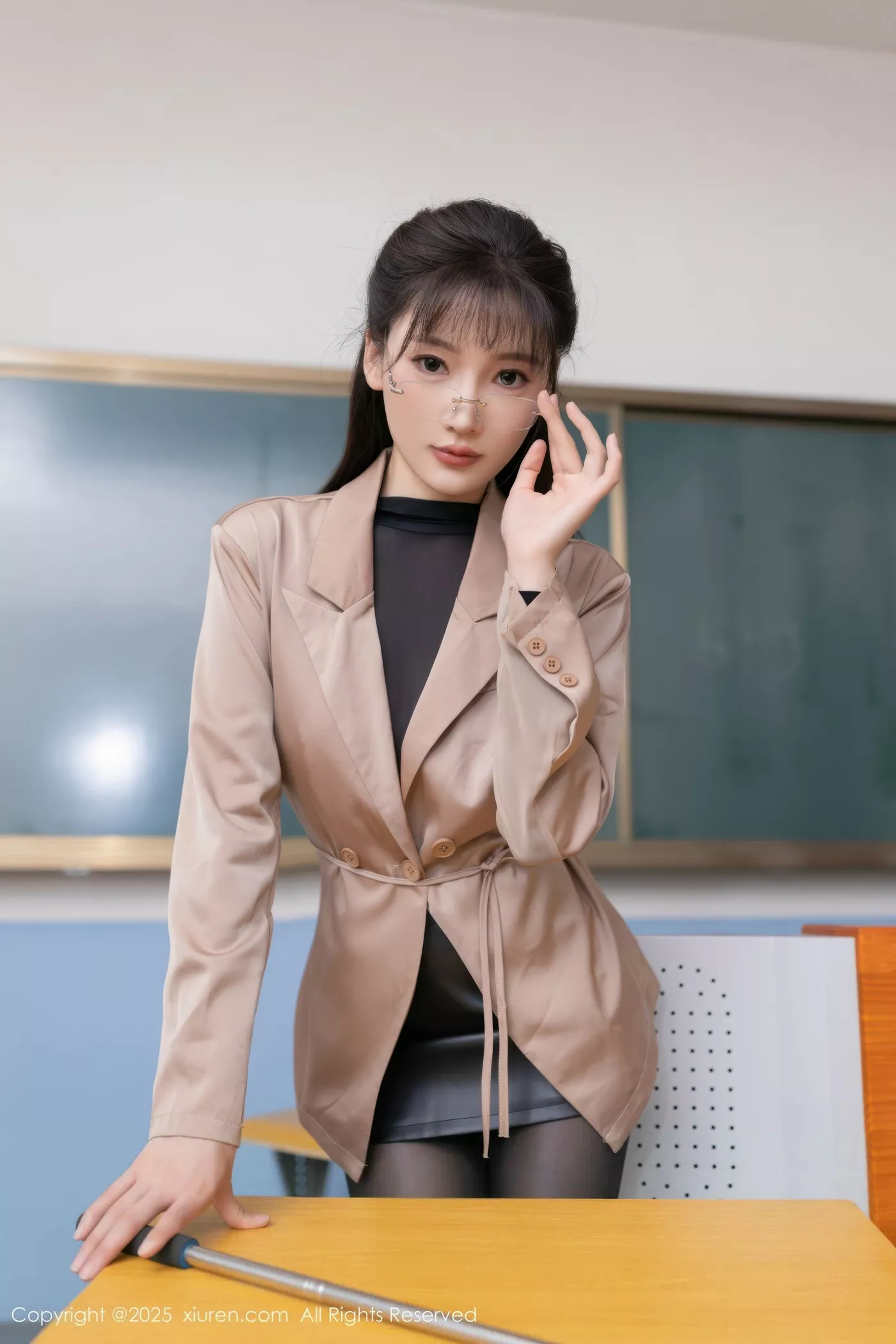 秀人集.com_[XiuRen秀人网]No.10558_模特陆萱萱场景拍摄性感黑色连体丝袜秀翘臀美腿撩人诱惑写真80P