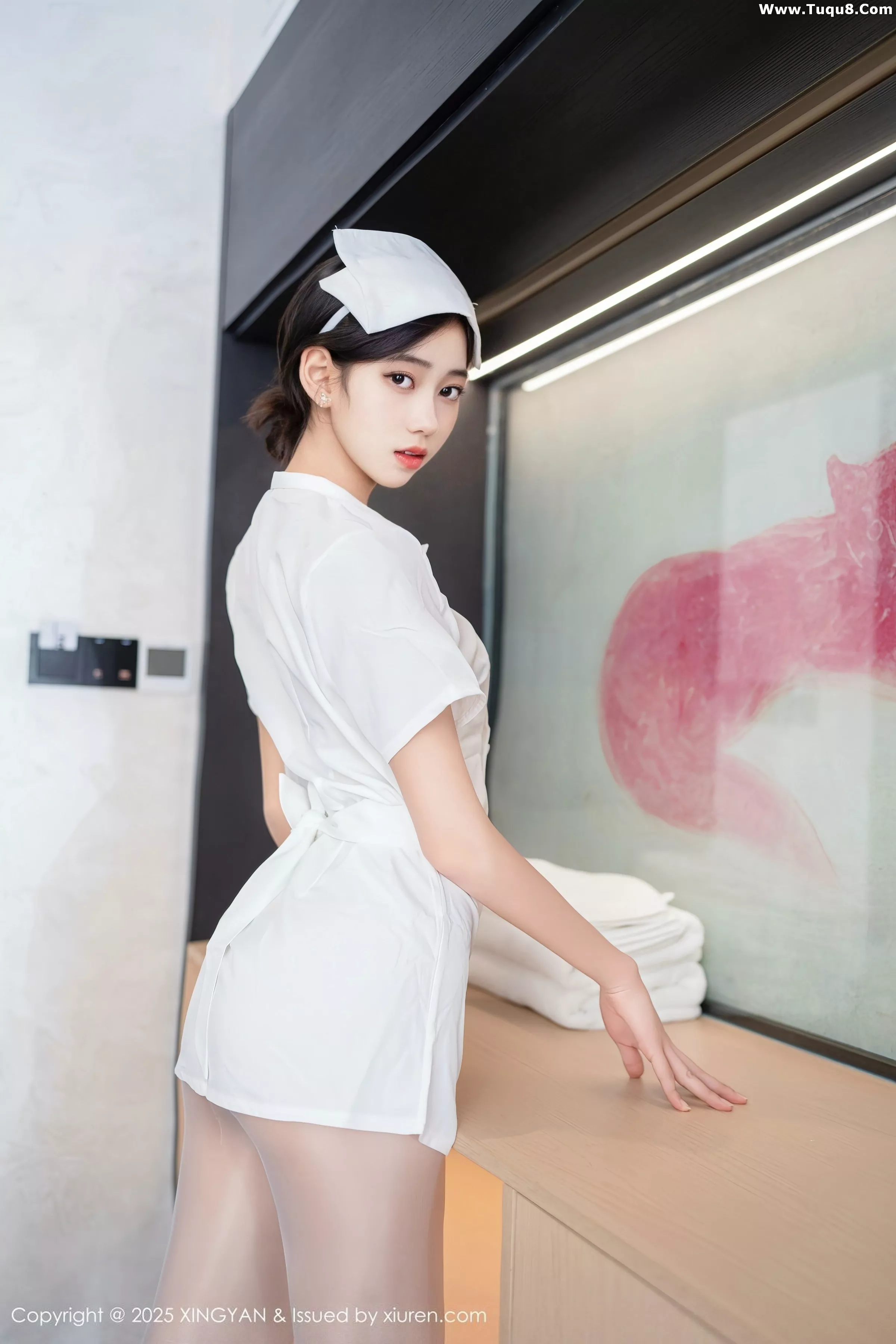 秀人集.com_[XINGYAN星颜社]VOL.371_模特时安安性感白色护士服配超薄无内白丝秀柔美身姿诱惑写真75P