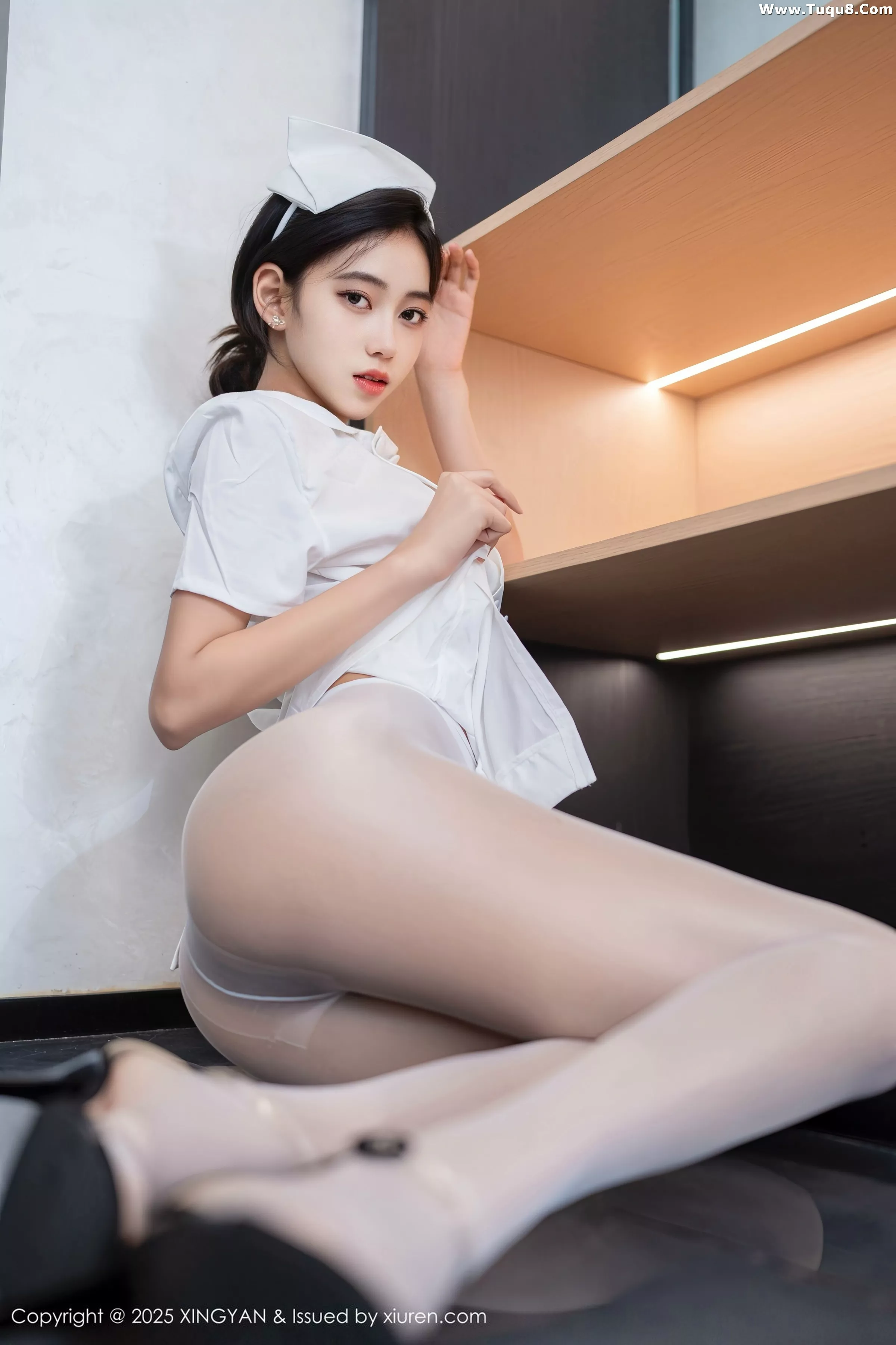 秀人集.com_[XINGYAN星颜社]VOL.371_模特时安安性感白色护士服配超薄无内白丝秀柔美身姿诱惑写真75P