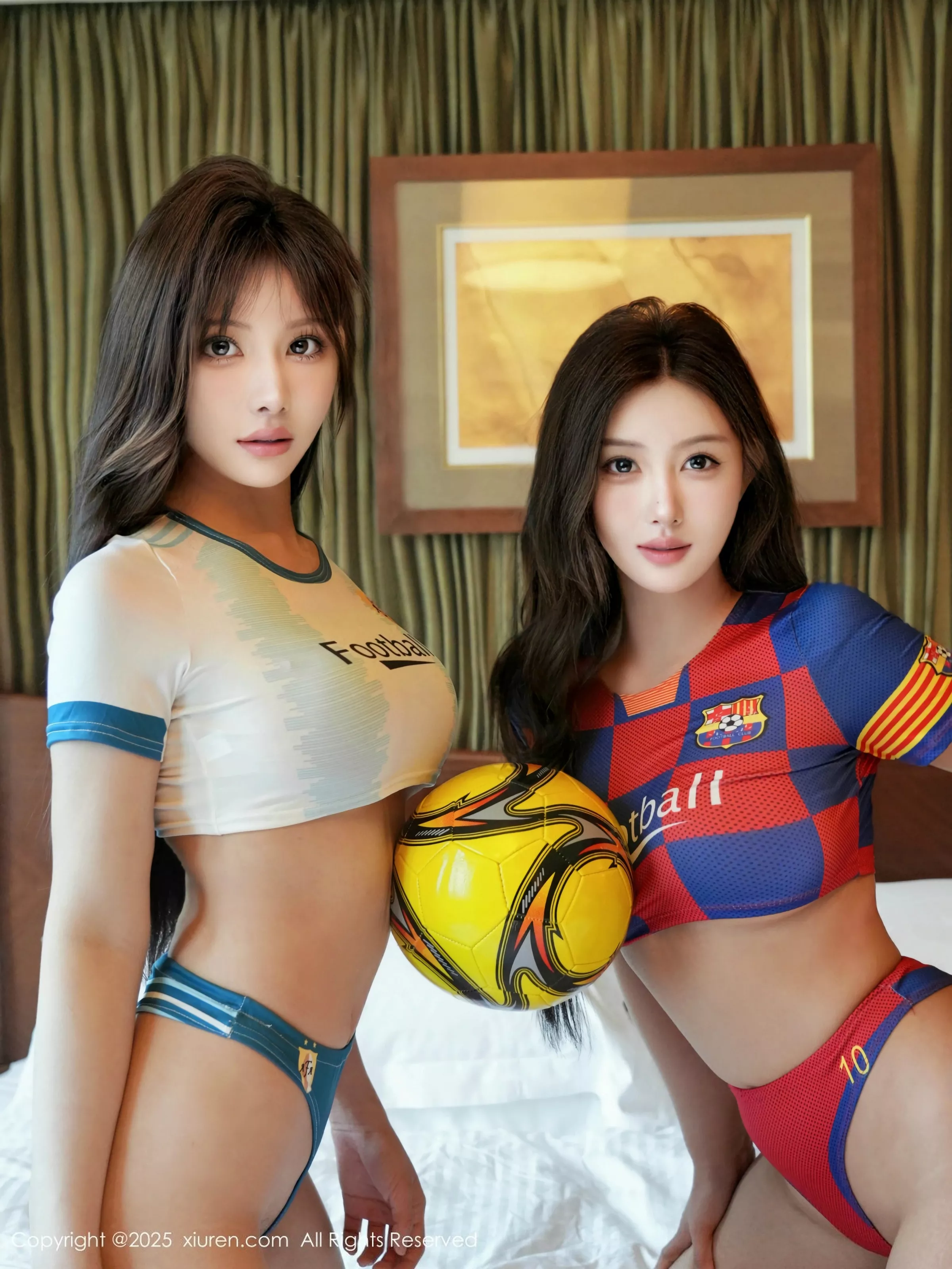 秀人集.com_[XiuRen秀人网]No.10447_模特金允希Yuki性感姐妹花足球宝贝装扮秀丰满身材迷人诱惑写真80P
