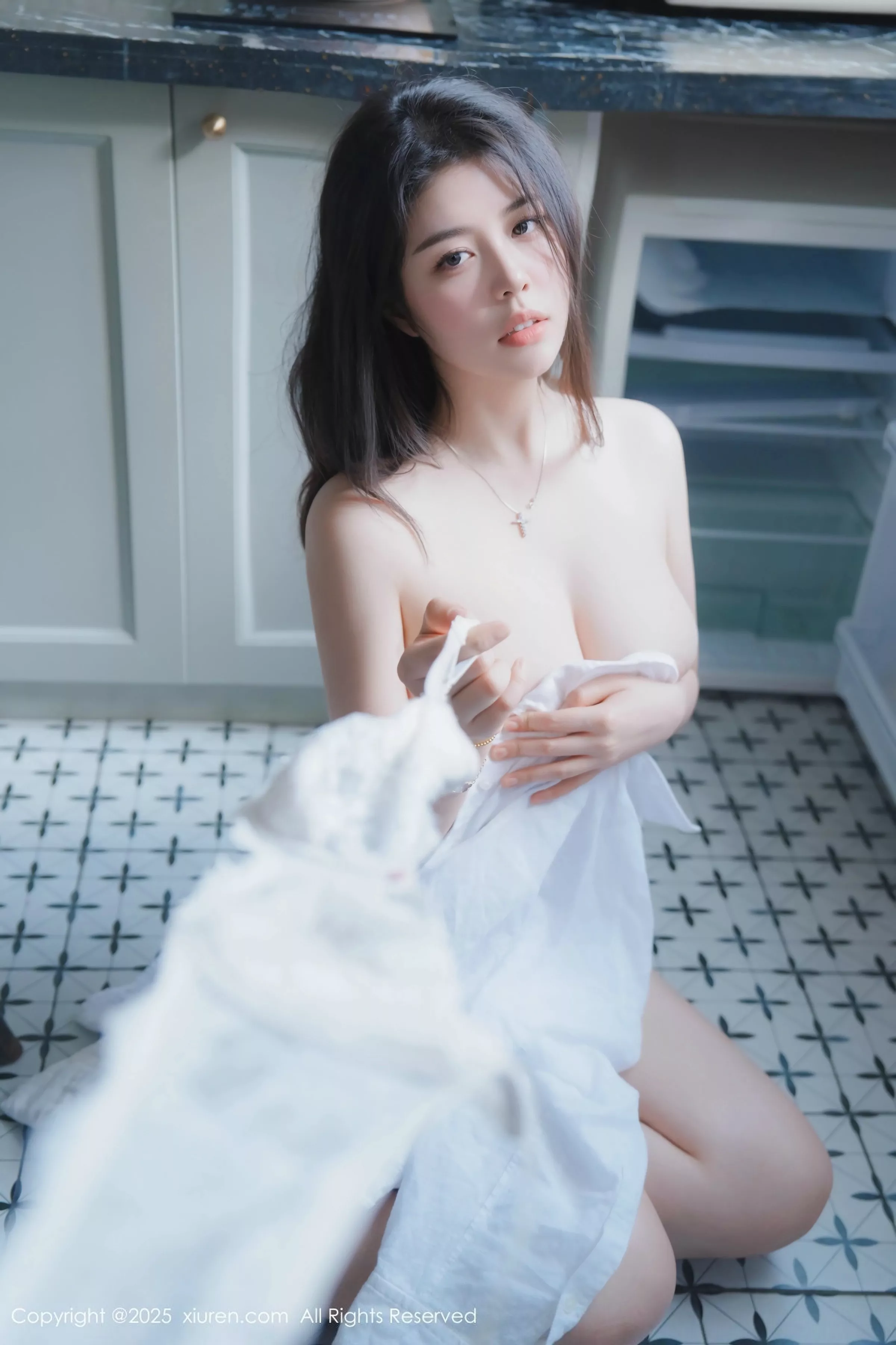 秀人集.com_[XiuRen秀人网]No.10455_模特林若凡F性感白衬衣露白色情趣内衣秀丰腴身材惹火诱惑写真50P