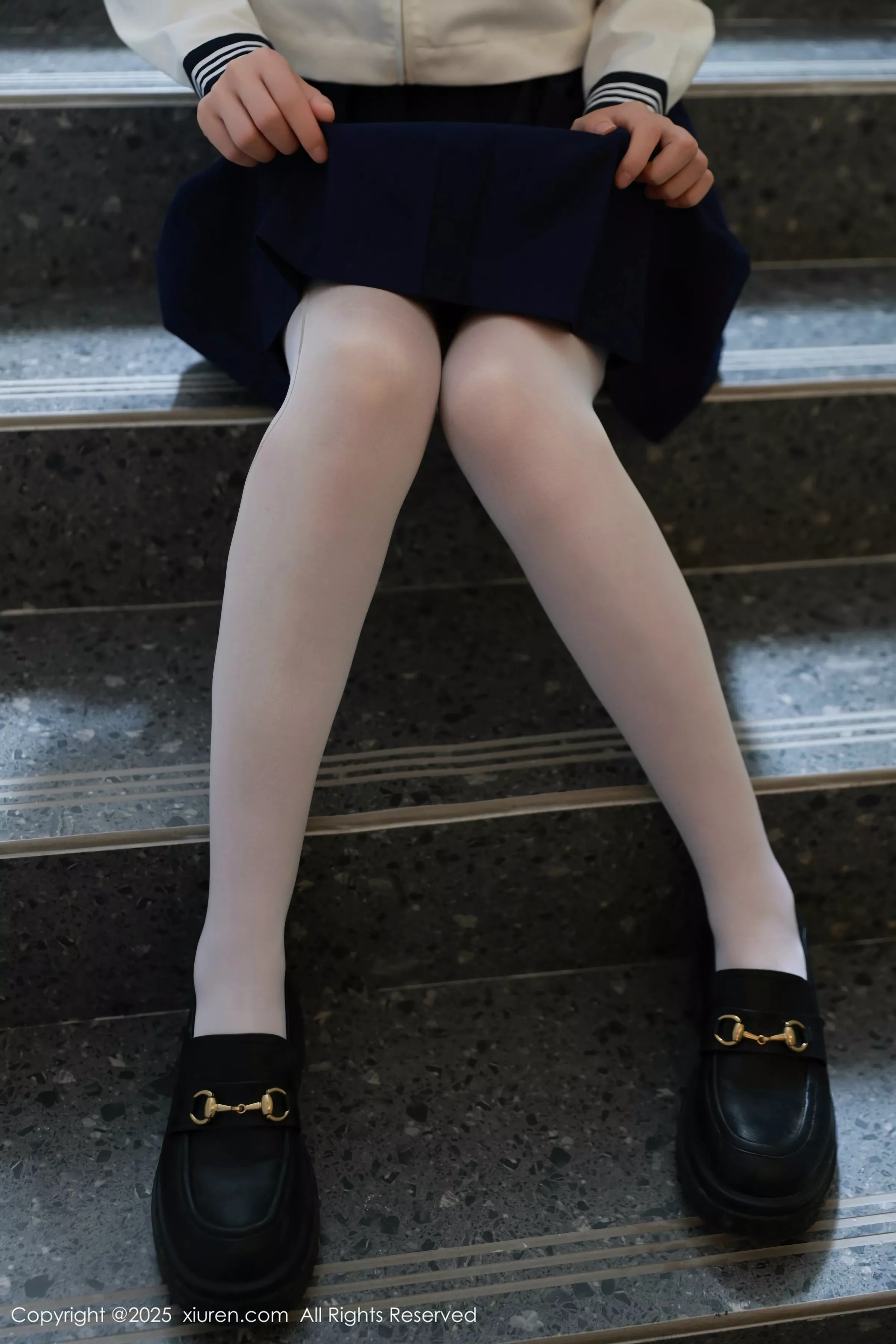 秀人集.com_[XiuRen秀人网]No.10458_新人模特糯咪性感JK制服配超薄白丝袜秀曼妙身姿撩人诱惑写真88P