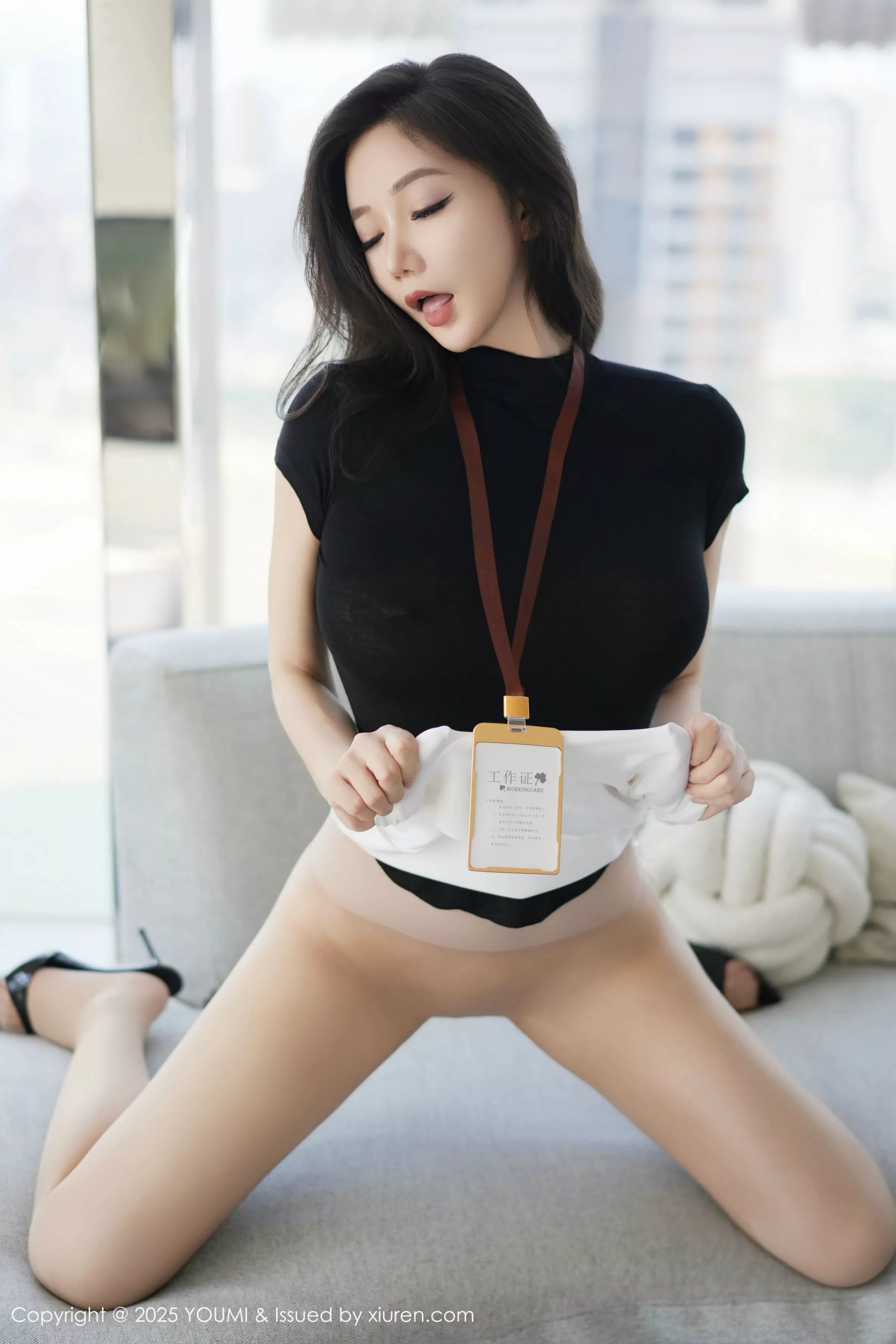 秀人集.com_[YouMi尤蜜荟]Vol.1144_女神心妍小公主性感黑色OL服饰配超薄肉丝秀丰腴身材诱惑写真78P