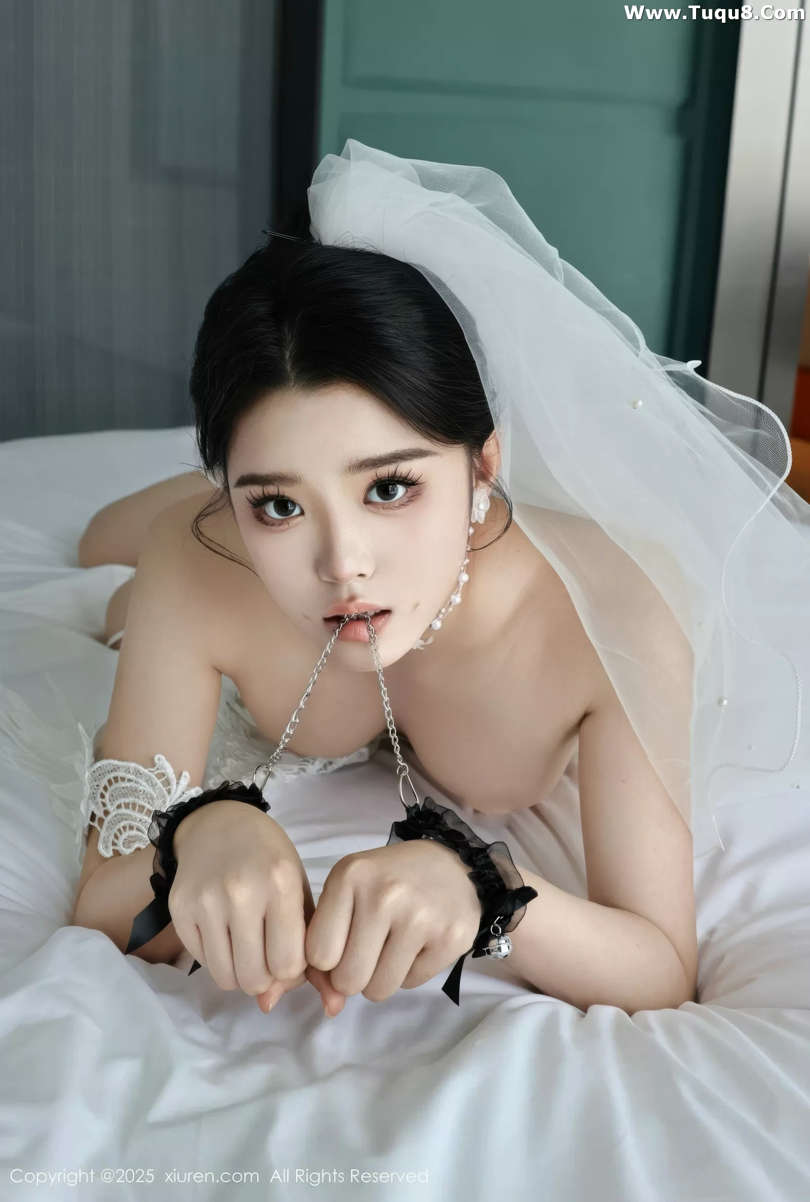 秀人集.com_[XiuRen秀人网]No.10559_新人模特糯梨子性感白色情趣婚纱配白色丝袜秀曼妙身姿诱惑写真70P