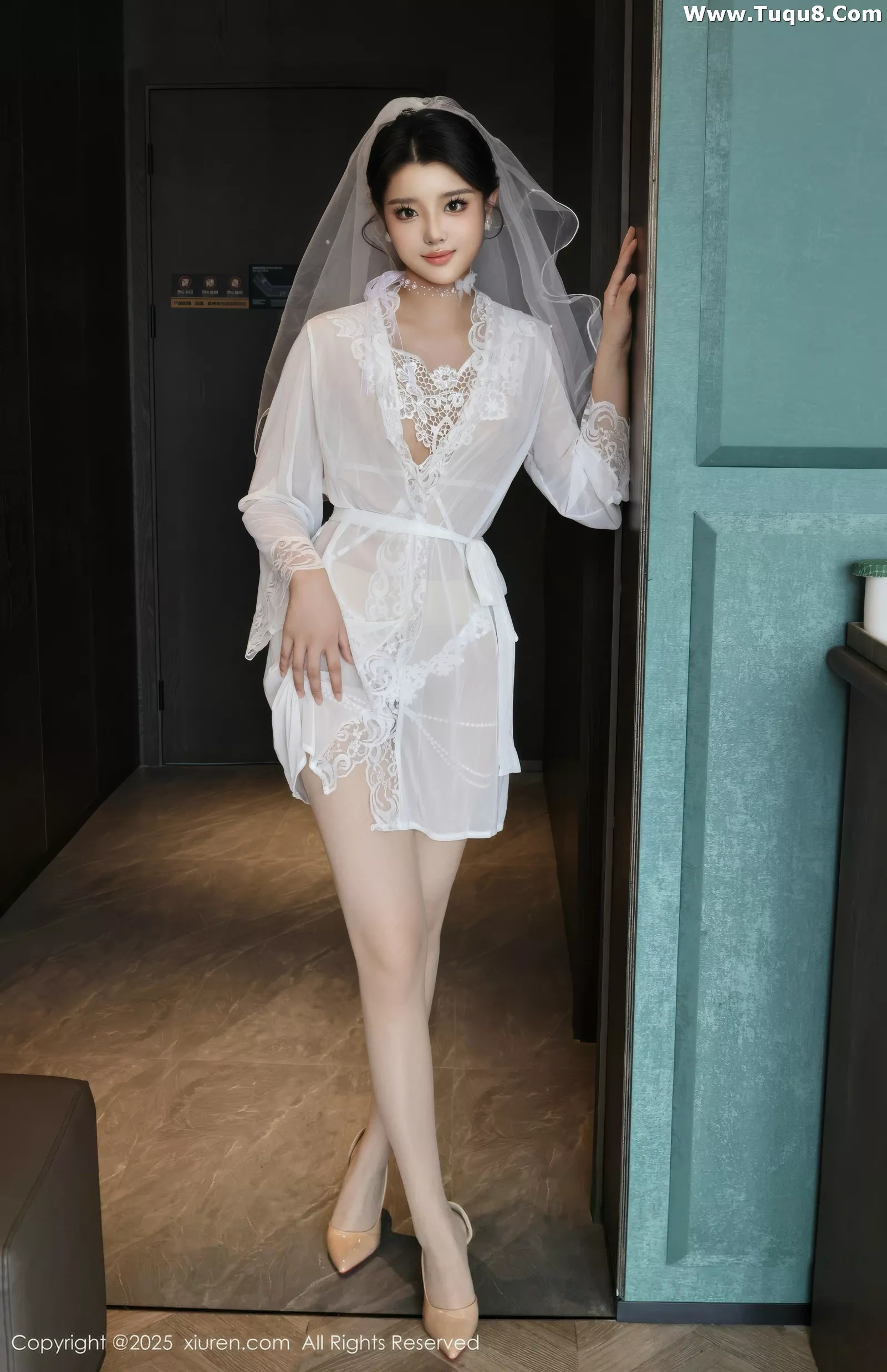 秀人集.com_[XiuRen秀人网]No.10559_新人模特糯梨子性感白色情趣婚纱配白色丝袜秀曼妙身姿诱惑写真70P