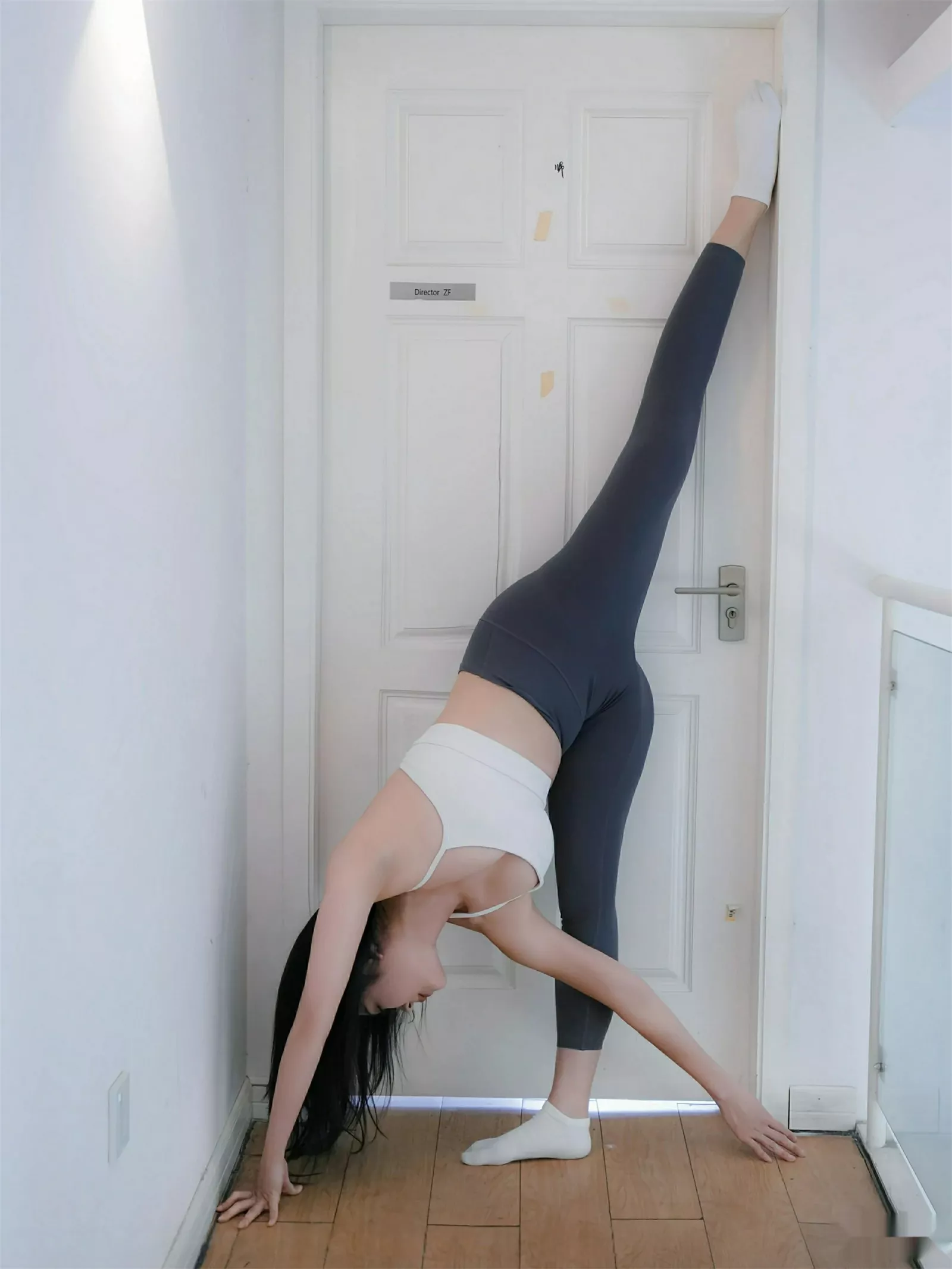 秀人集.com_[XiuRen秀人网]No.10595_模特玫瑰我爱你性感白蓝瑜伽运动服紧身秀凹凸身材惹火诱惑写真81P